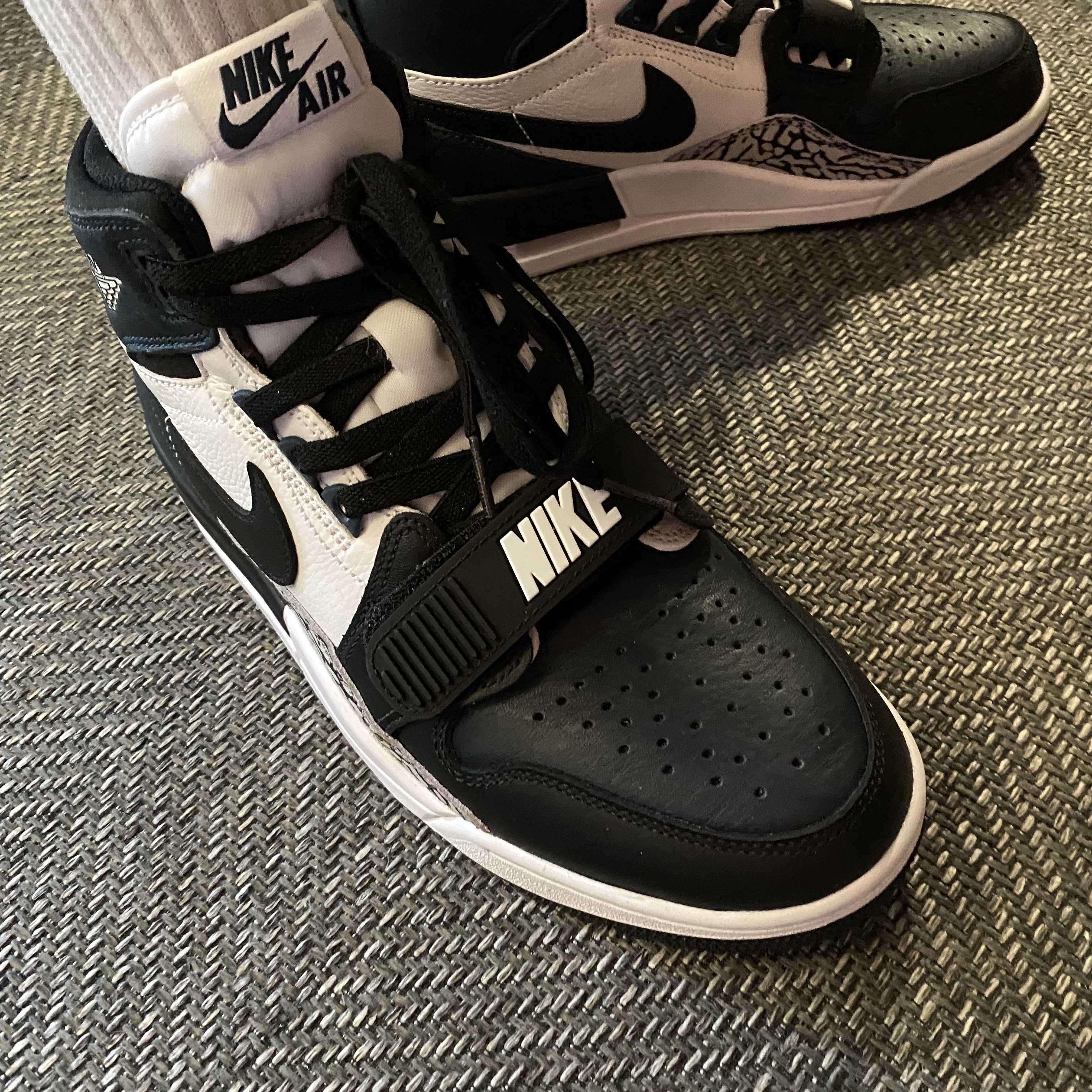 Jordan Legacy 312 Armory Navy 착용 스타일 - 3
