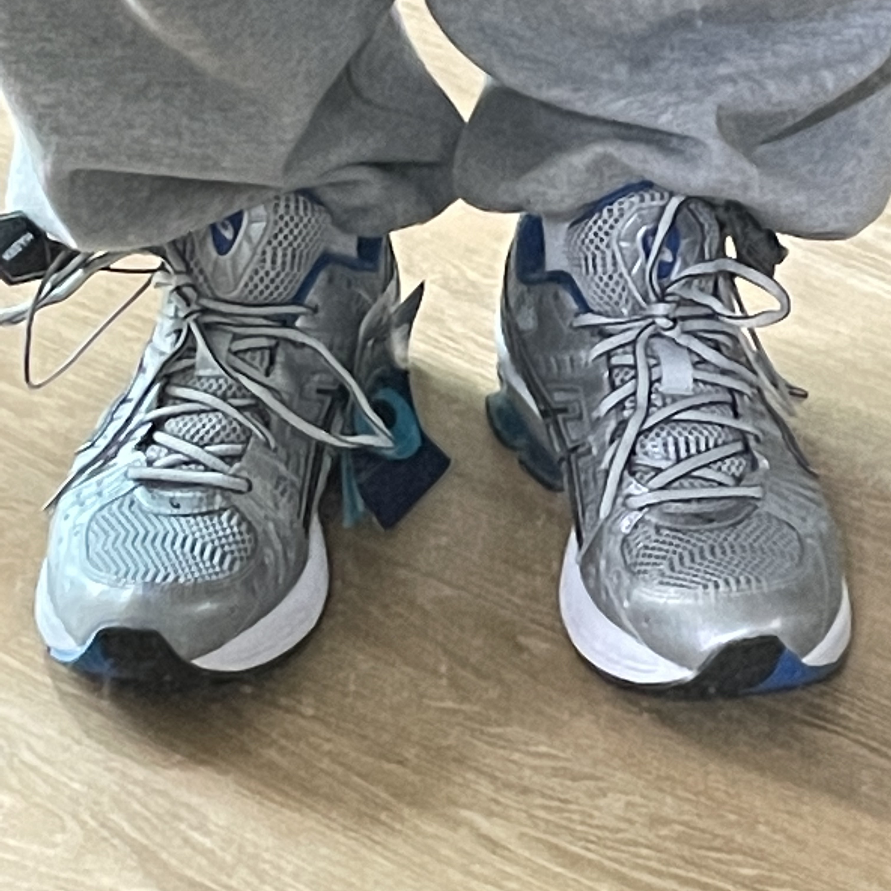 Asics Gel-Kinsei OG Glacier Grey Black 착용 스타일