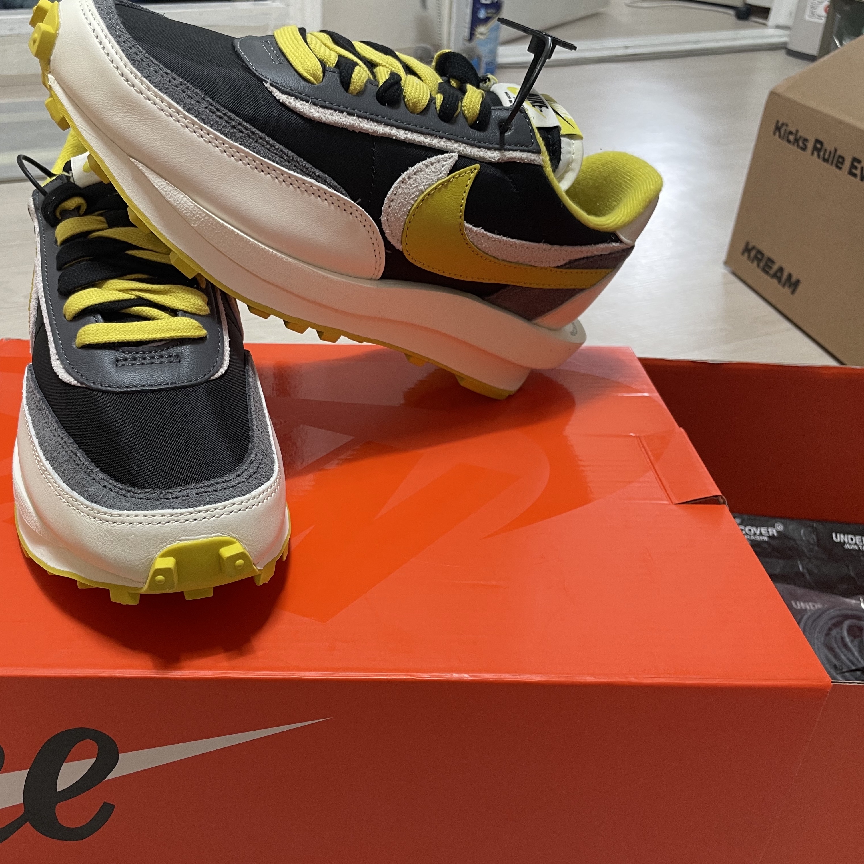 Nike x Sacai x Undercover LDWaffle Black Bright Citron 착용 스타일 - 2