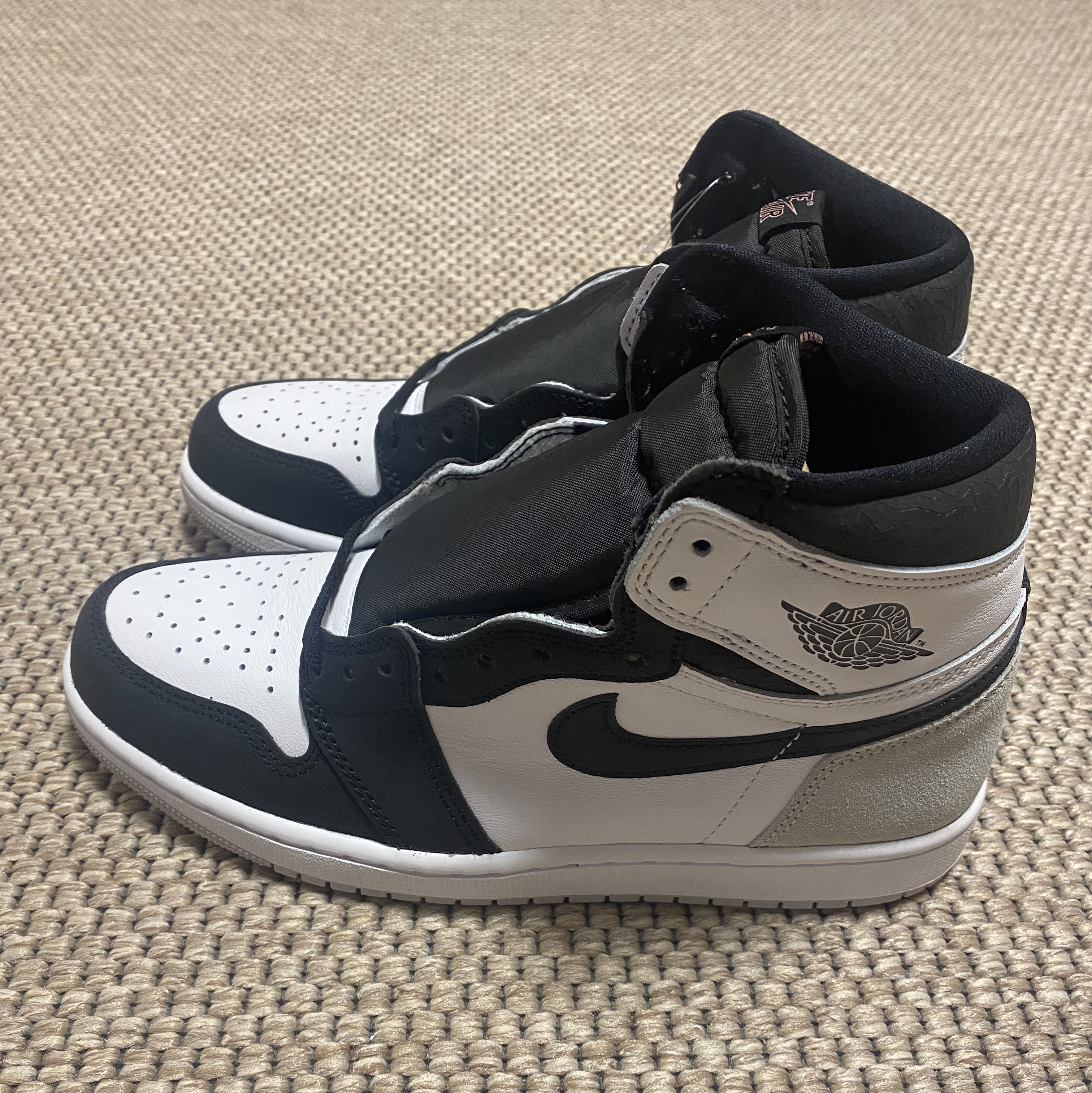 Jordan 1 Retro High OG Bleached Coral 착용 스타일