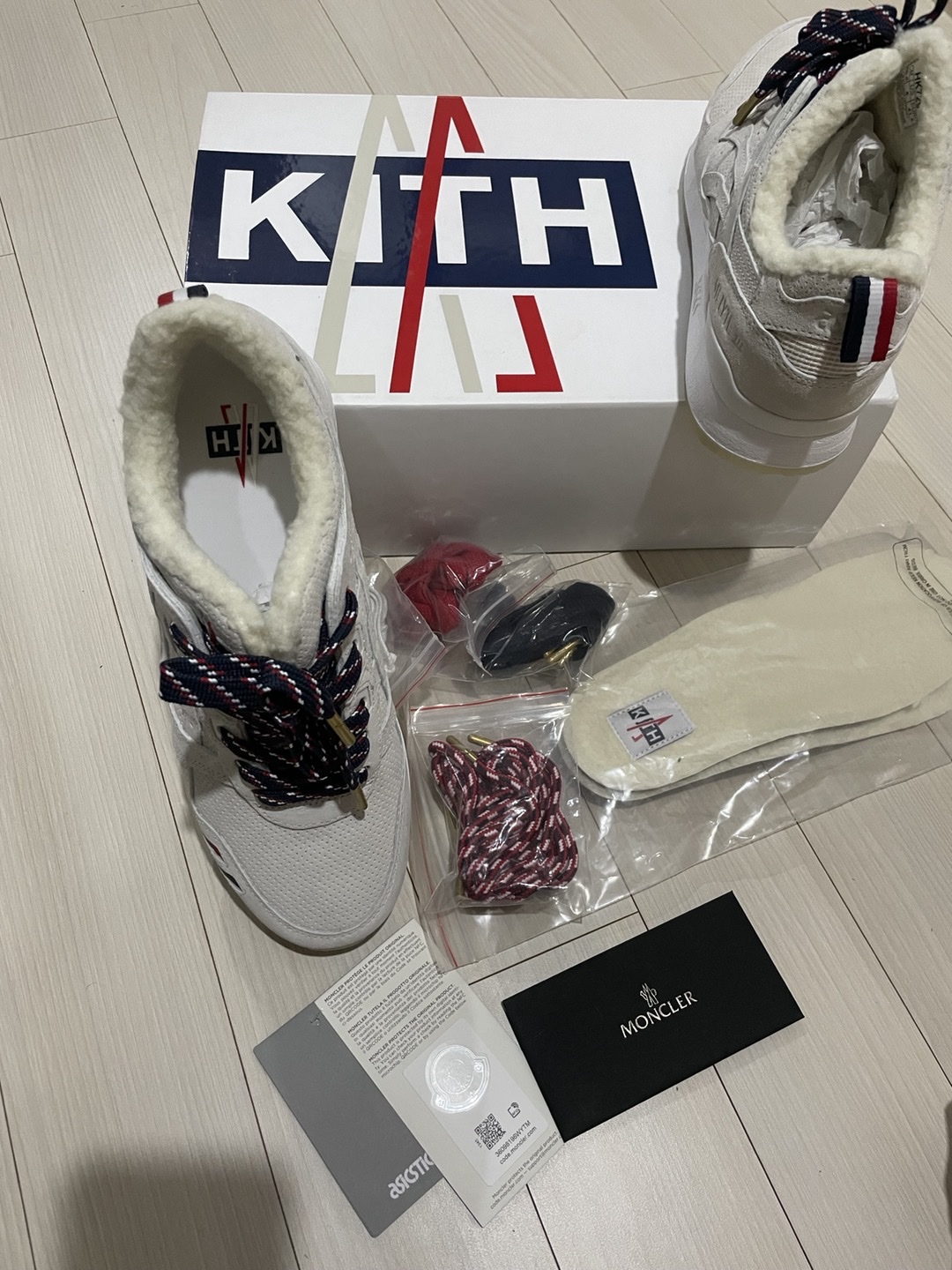 Asics x Kith x Moncler Gel-Lyte III Cream 착용 스타일 - 2