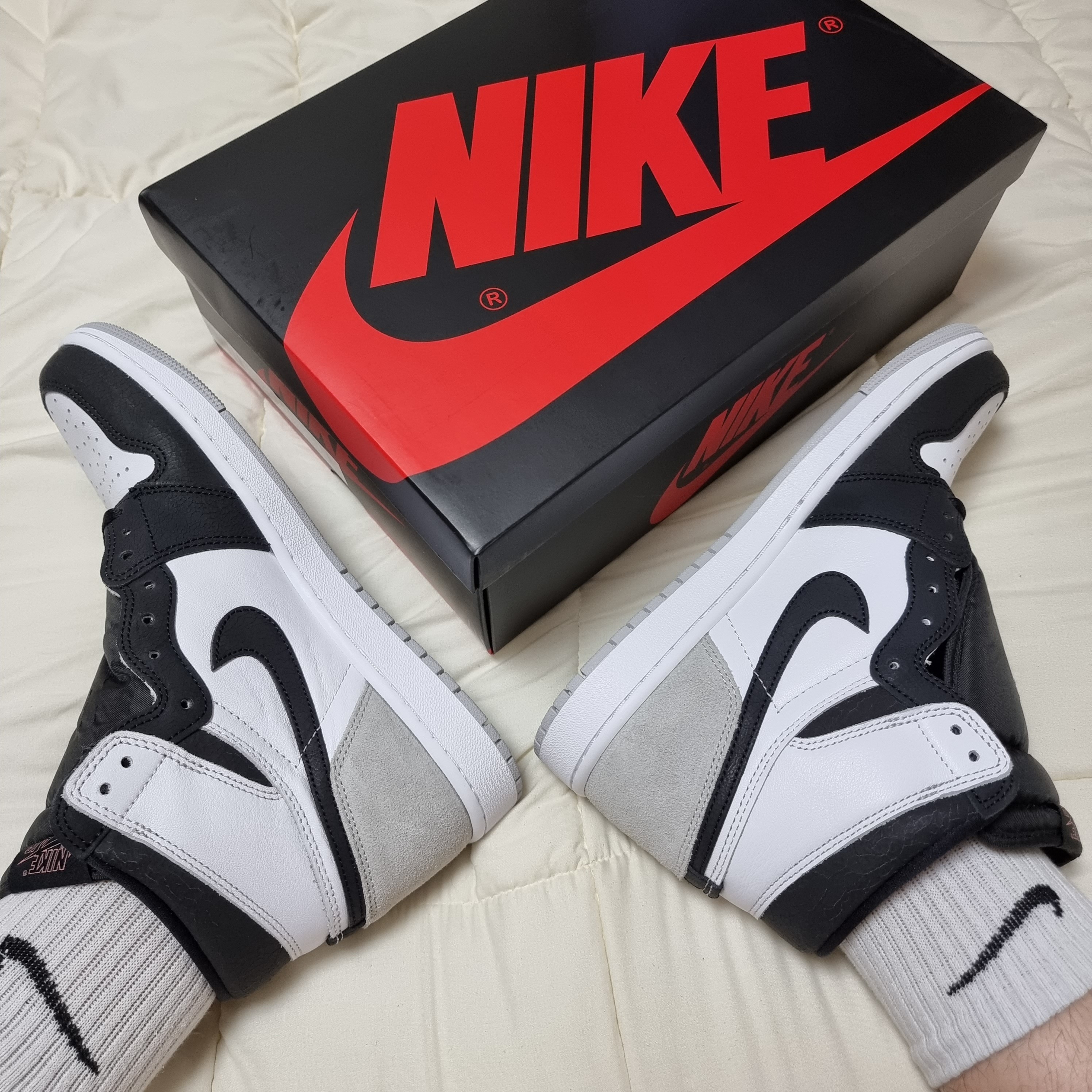 Jordan 1 Retro High OG Bleached Coral 착용 스타일 - 1