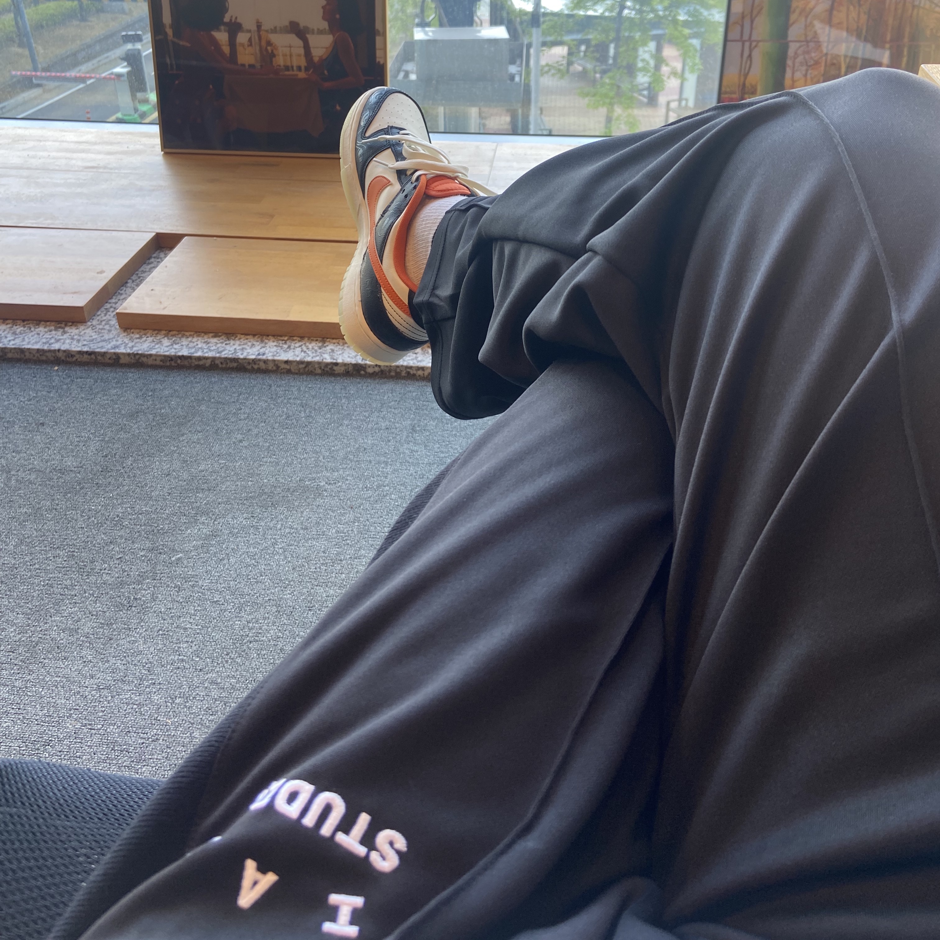 Nike Dunk Low Retro PRM Halloween, IAB Studio Track Pants Black 착용 스타일