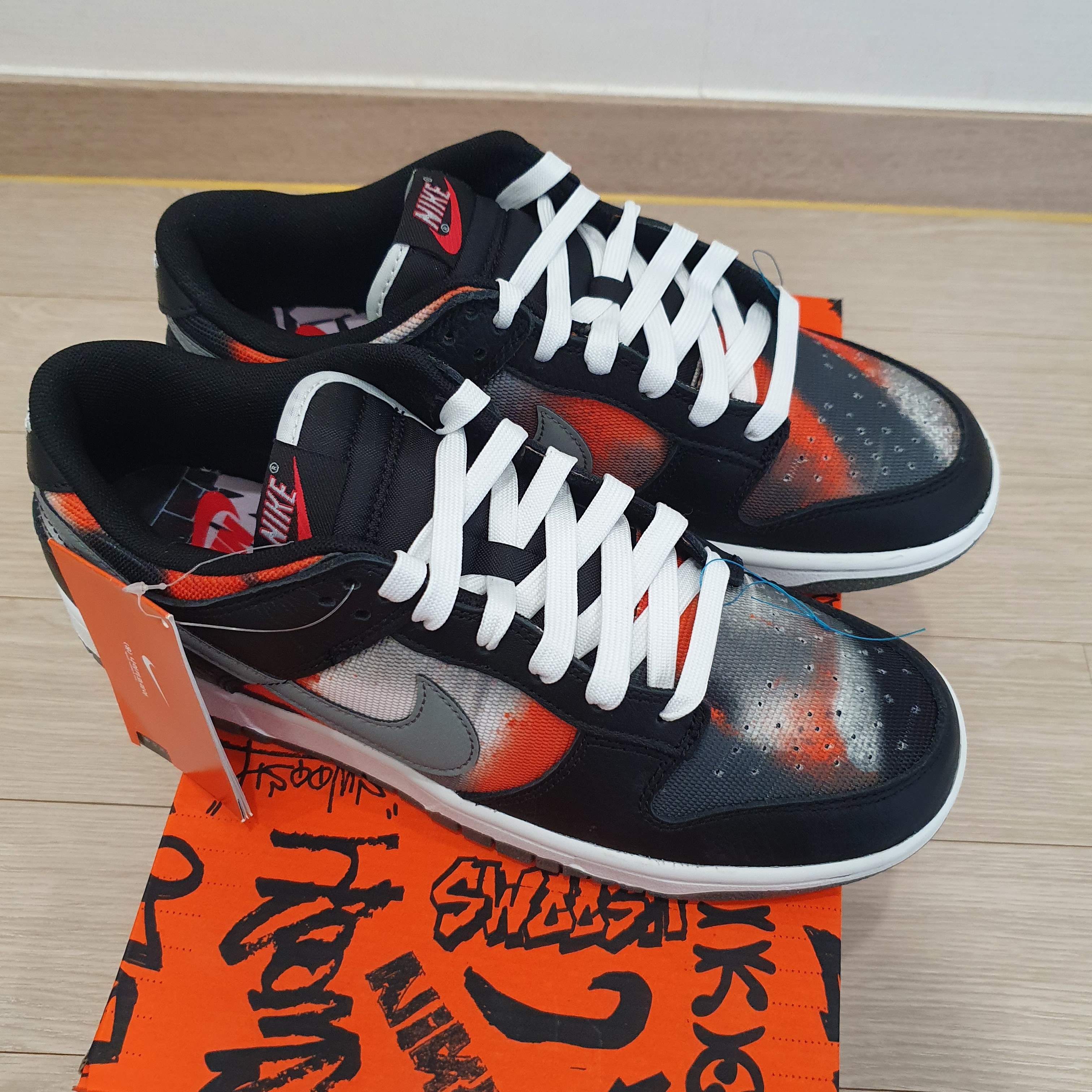 Nike Dunk Low Retro PRM Black and Tumbled Grey 착용 스타일 - 3