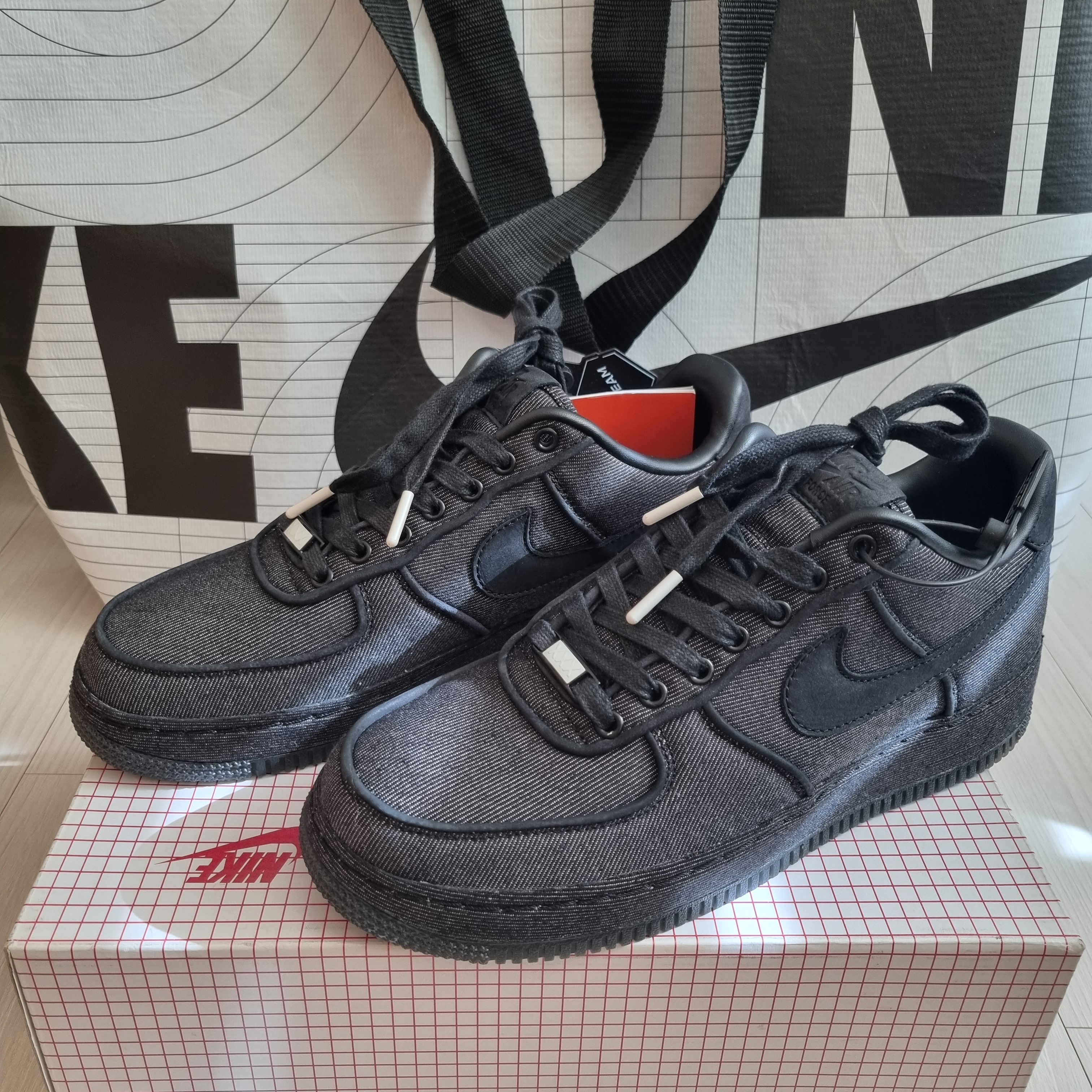 Nike Air Force 1 Low Premium '08 QS Pearl Collection Black 착용 스타일