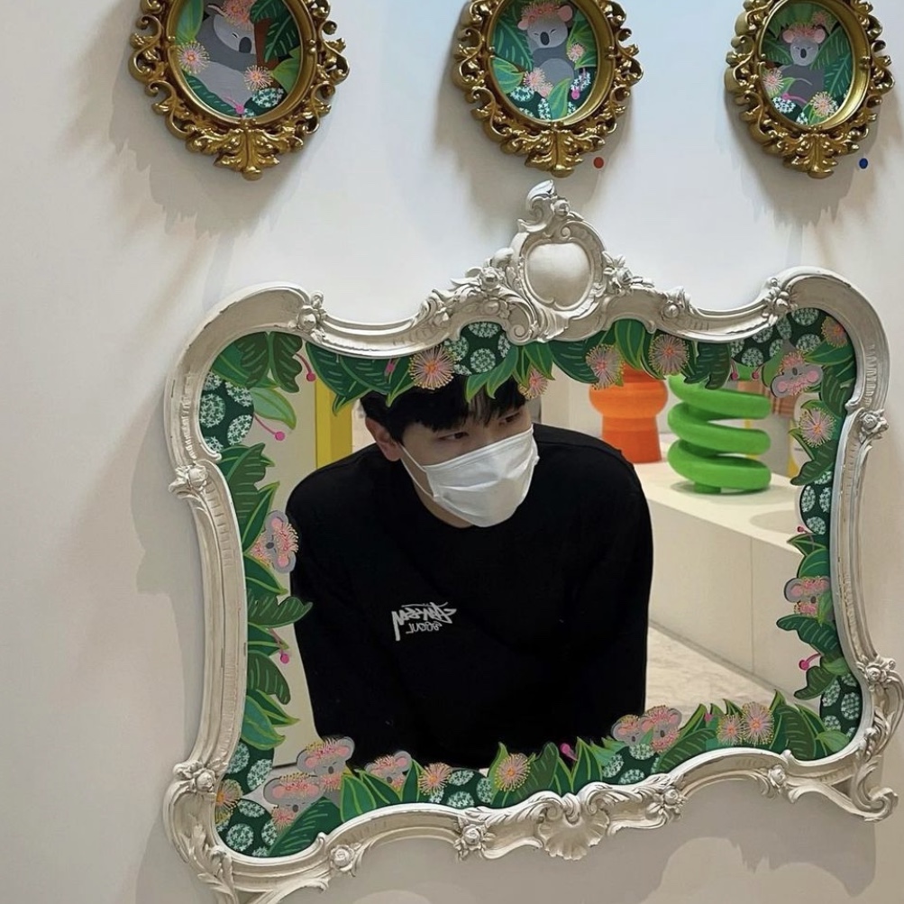 Stussy Stock Seoul LS T-Shirt Black 2022 착용 스타일
