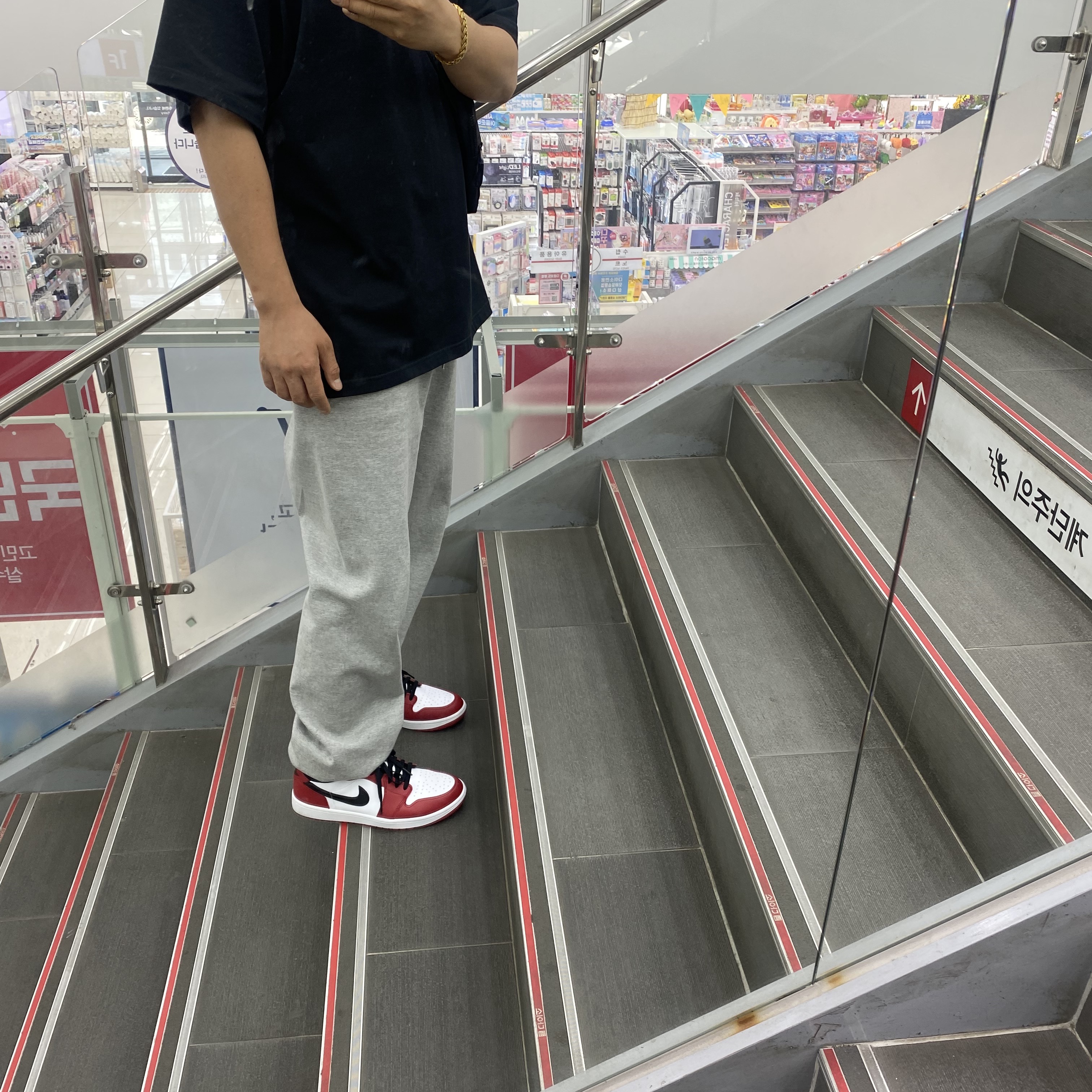 Jordan 1 Low Golf Chicago 착용 스타일