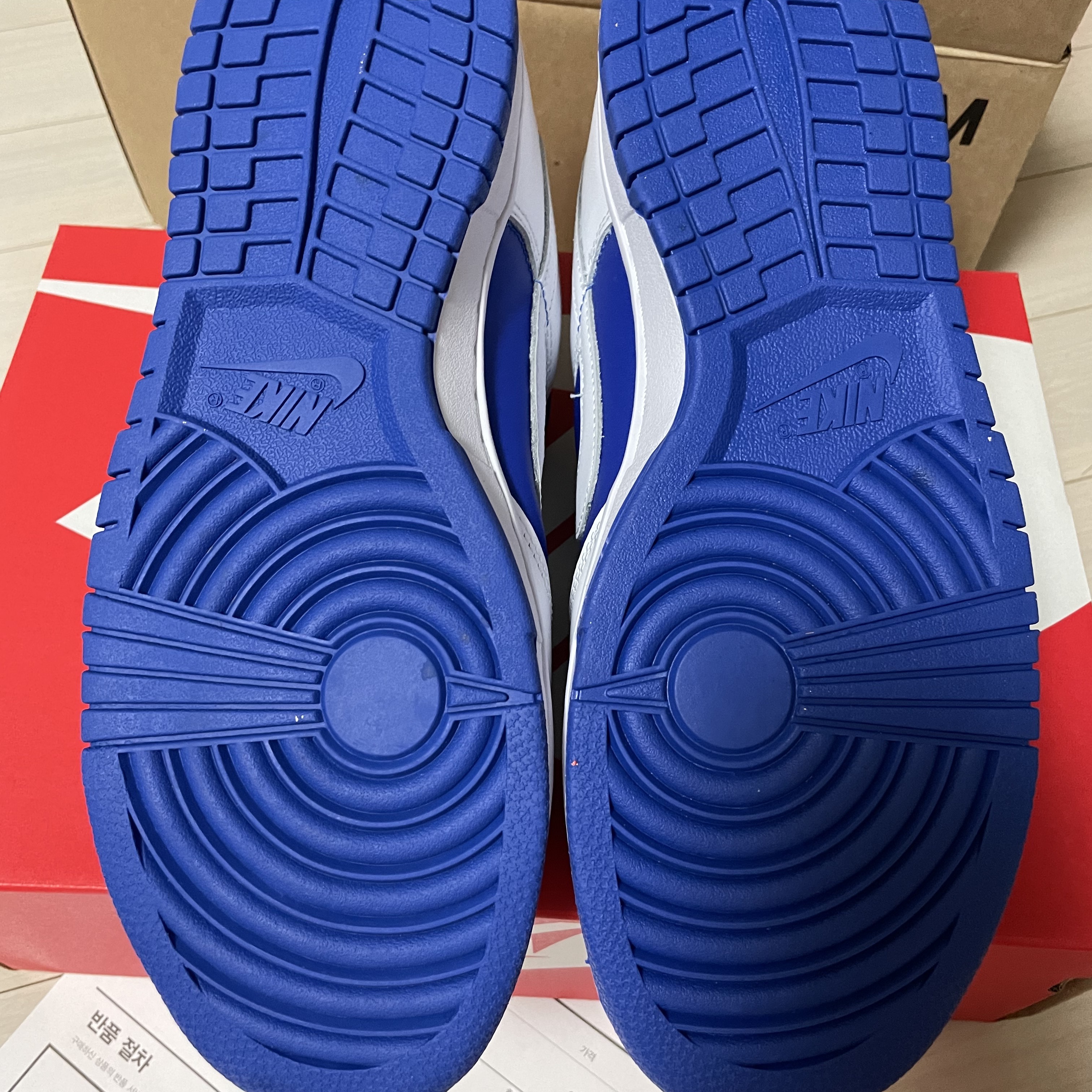 Nike Dunk Low Retro Racer Blue and White 착용 스타일 - 5