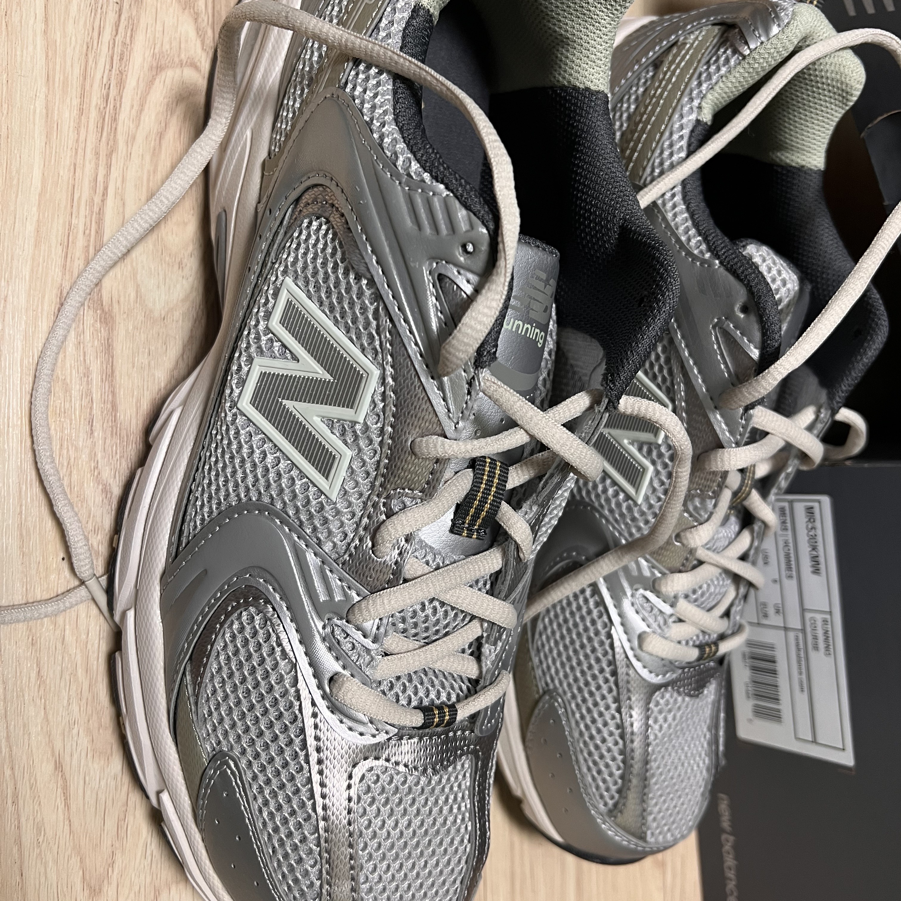 New Balance 530 Earth 착용 스타일