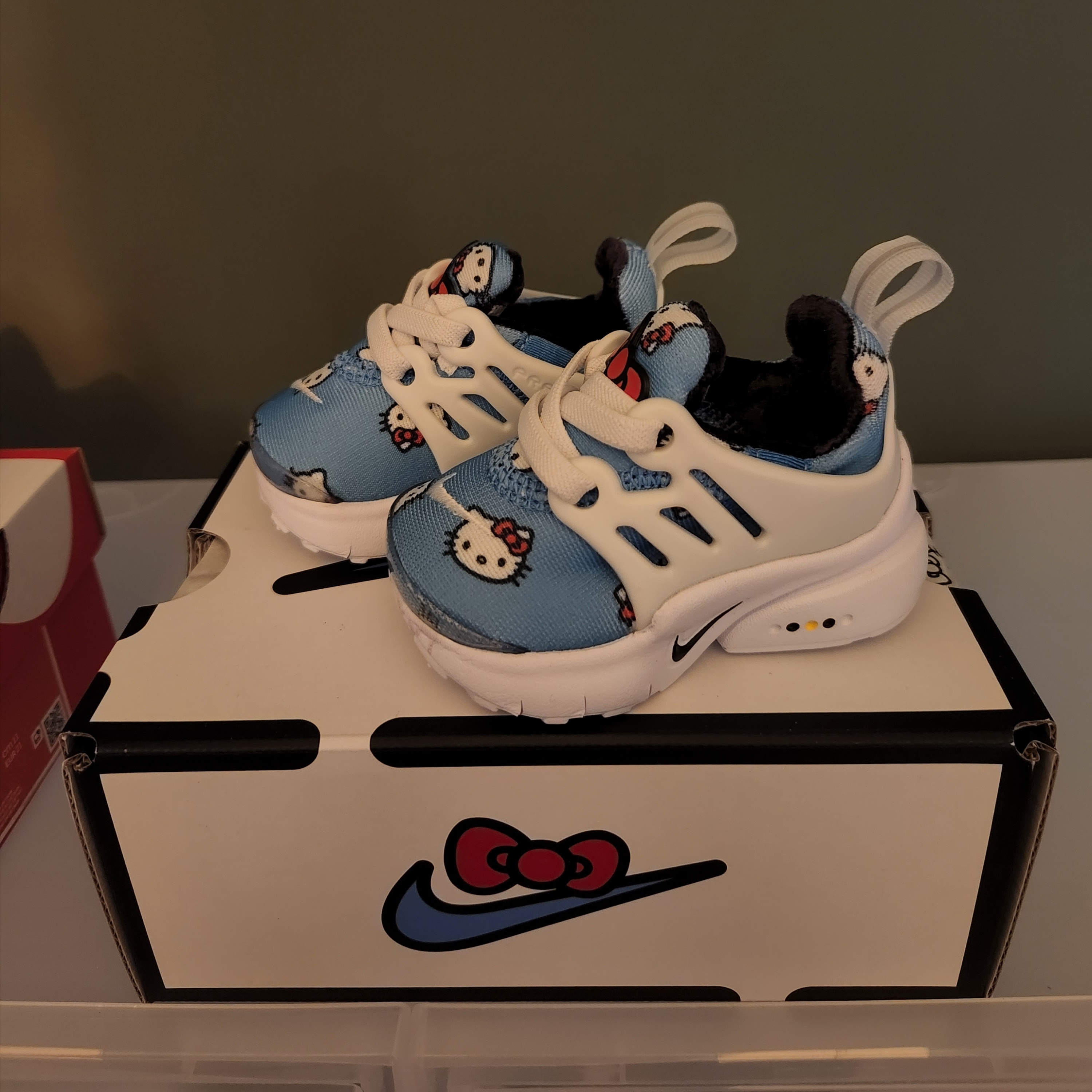 (TD) Nike x Hello Kitty Air Presto University Blue 착용 스타일