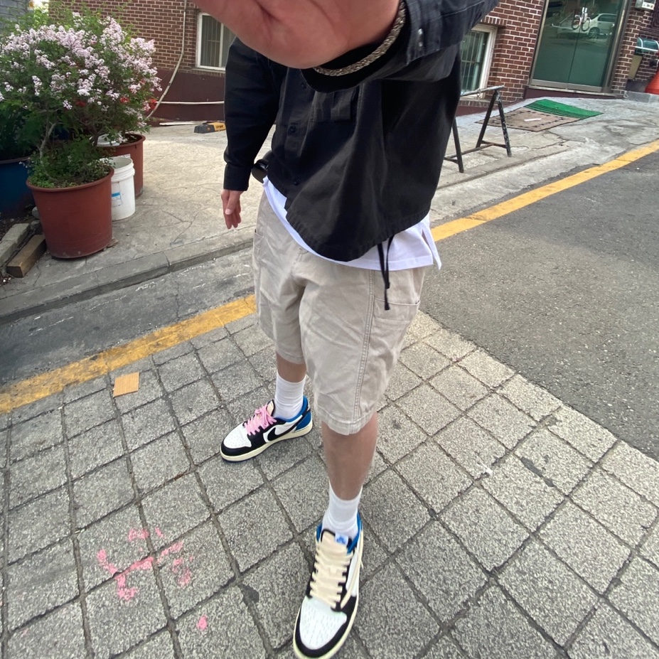 Jordan 1 x Travis Scott x Fragment Retro Low OG SP Military Blue 착용 스타일