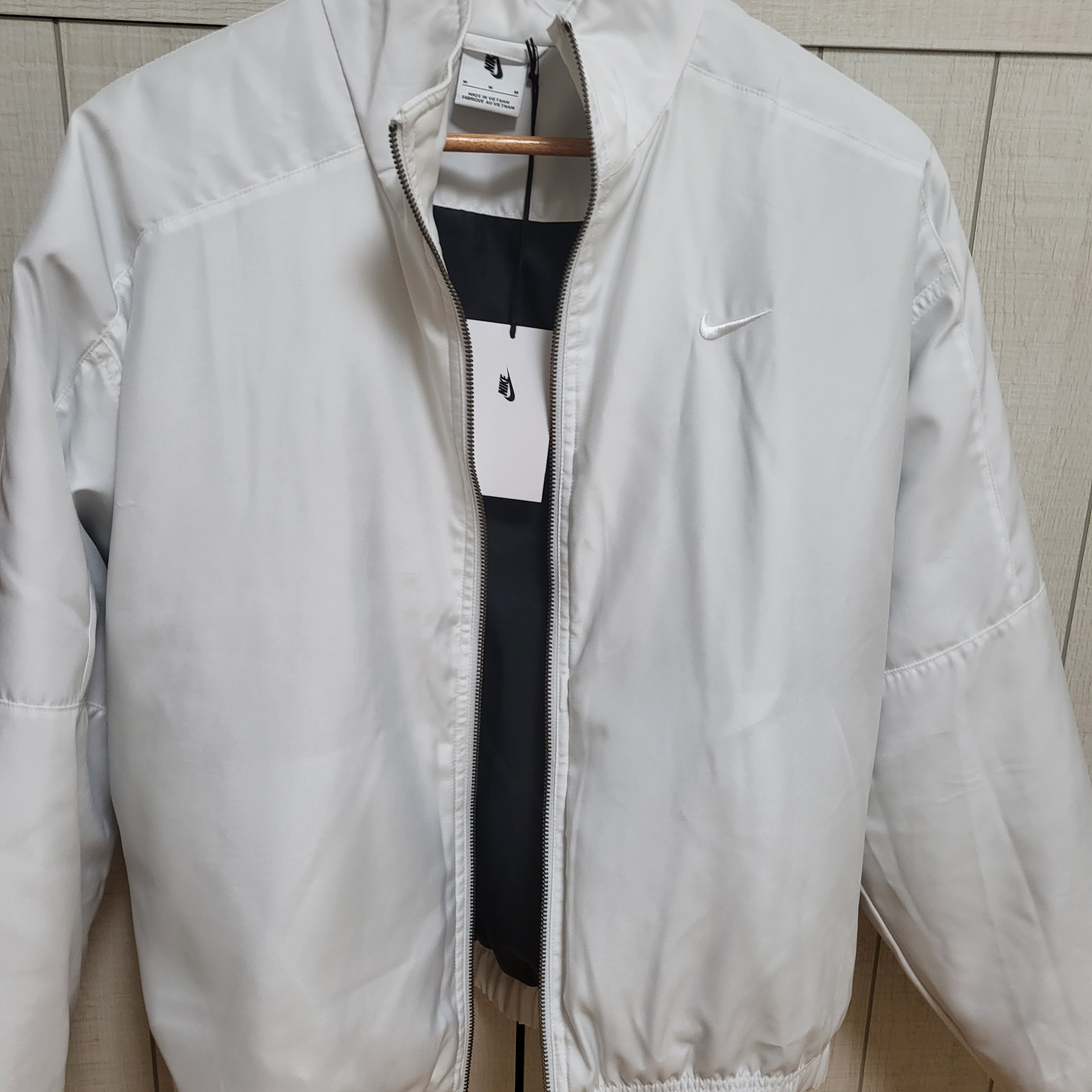 Nike NRG Solo Swoosh Satin Bomber Jacket Summit White - Asia 착용 스타일