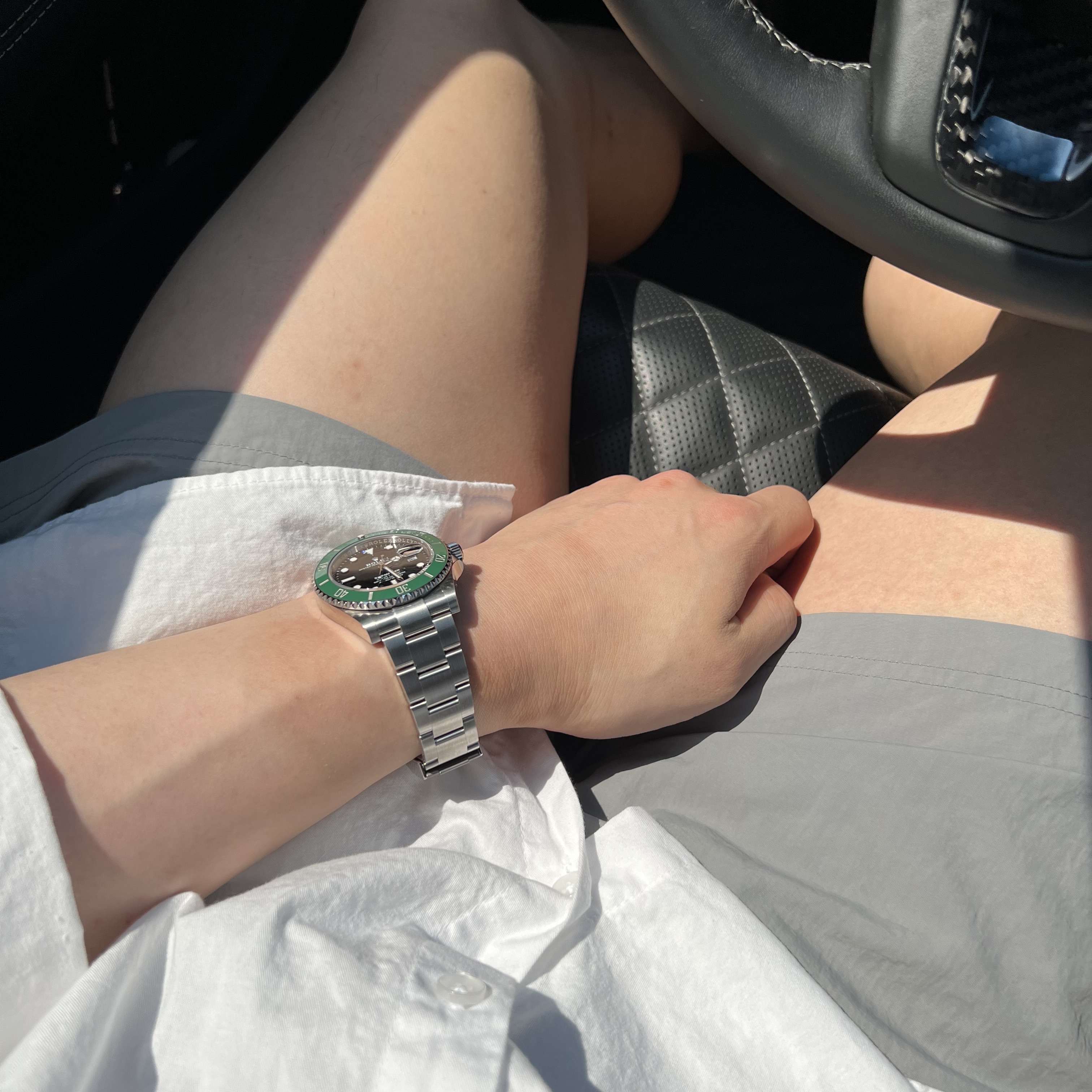 Rolex Submariner Date 41mm 126610LV Black Oyster 착용 스타일 - 1