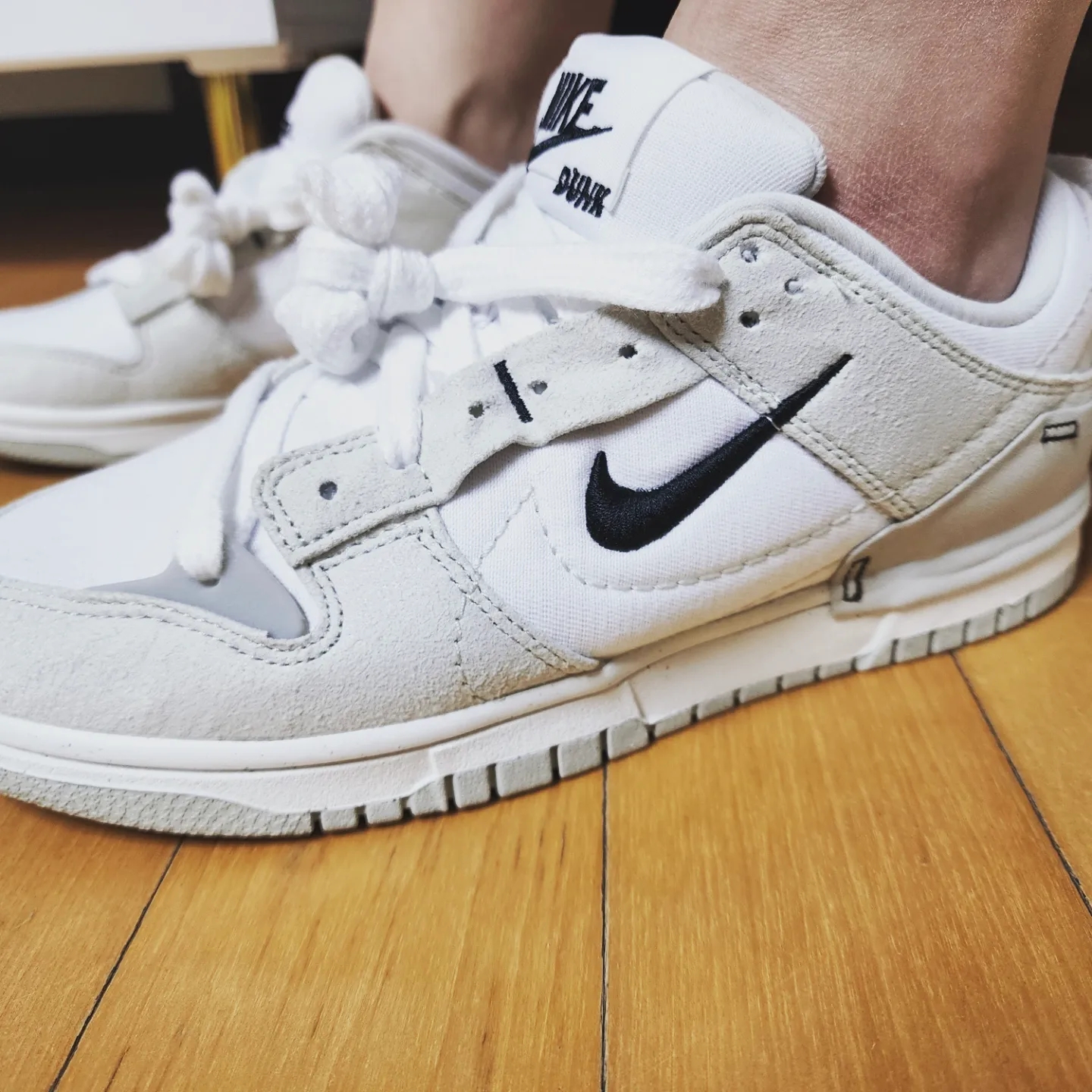 (W) Nike Dunk Low Disrupt 2 White Light Bone 착용 스타일 - 2