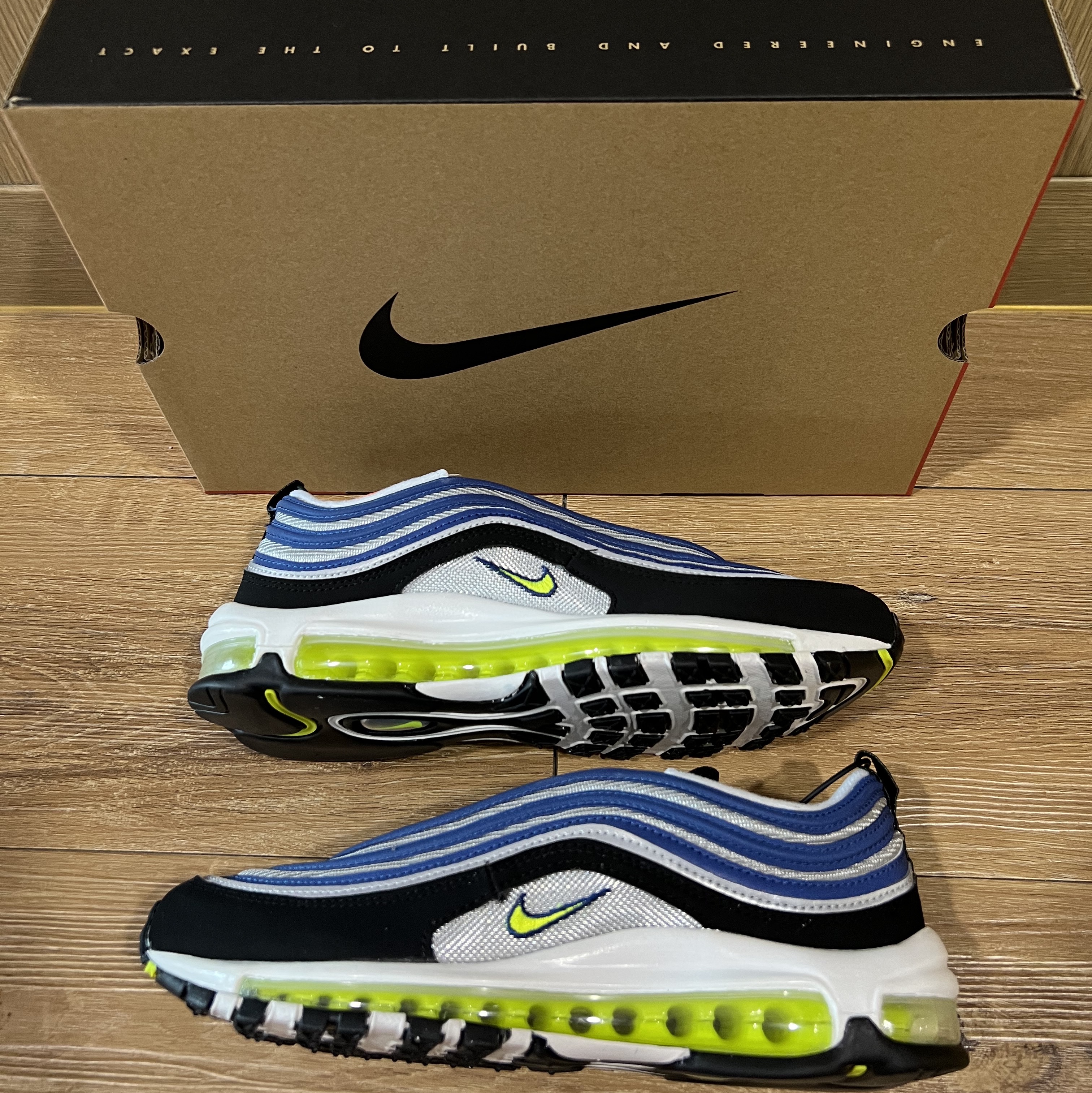 Nike Air Max 97 OG Atlantic Blue and Voltage Yellow 착용 스타일 - 4
