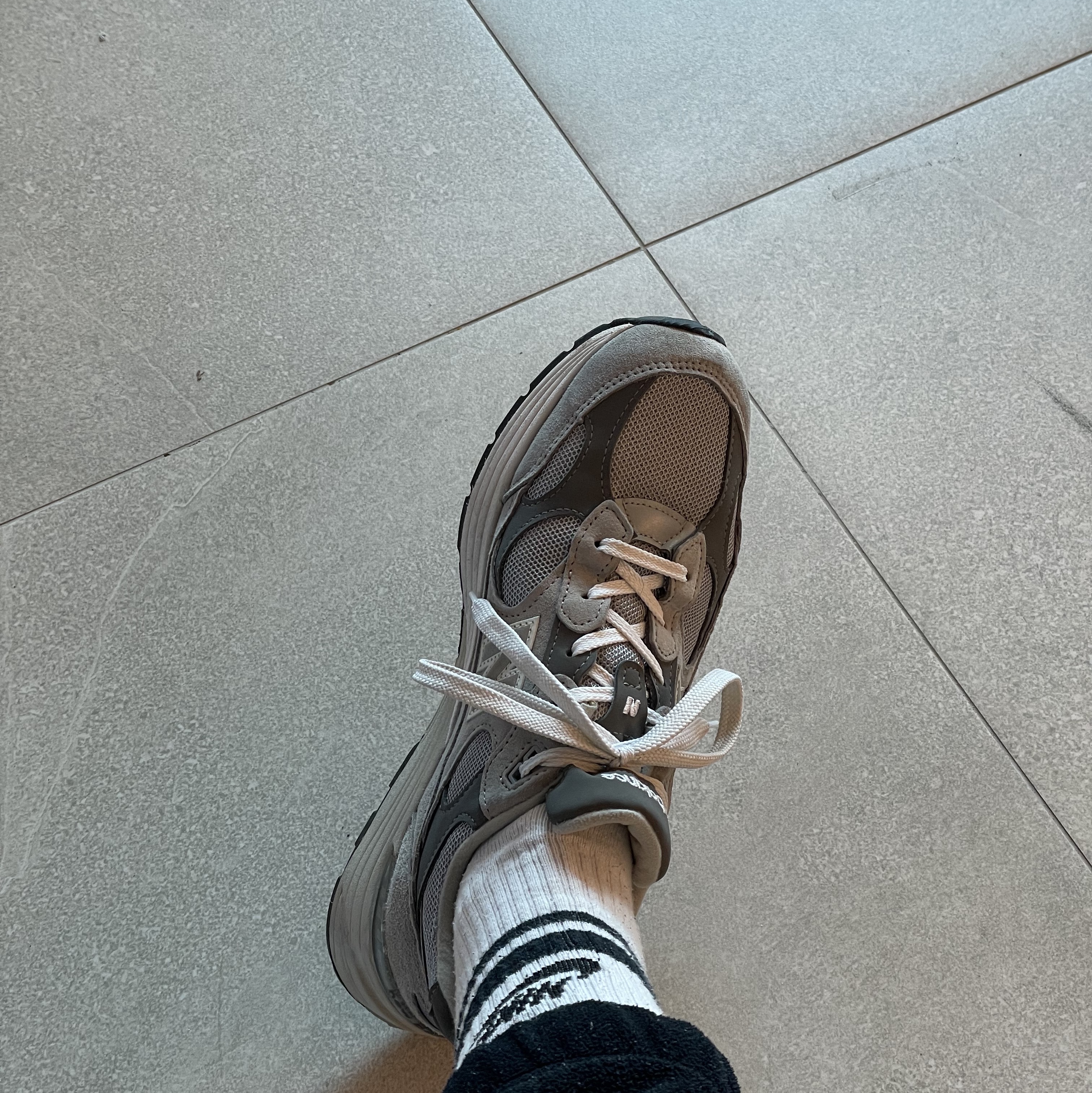 New Balance 992 Made in USA Grey - D Standard 착용 스타일