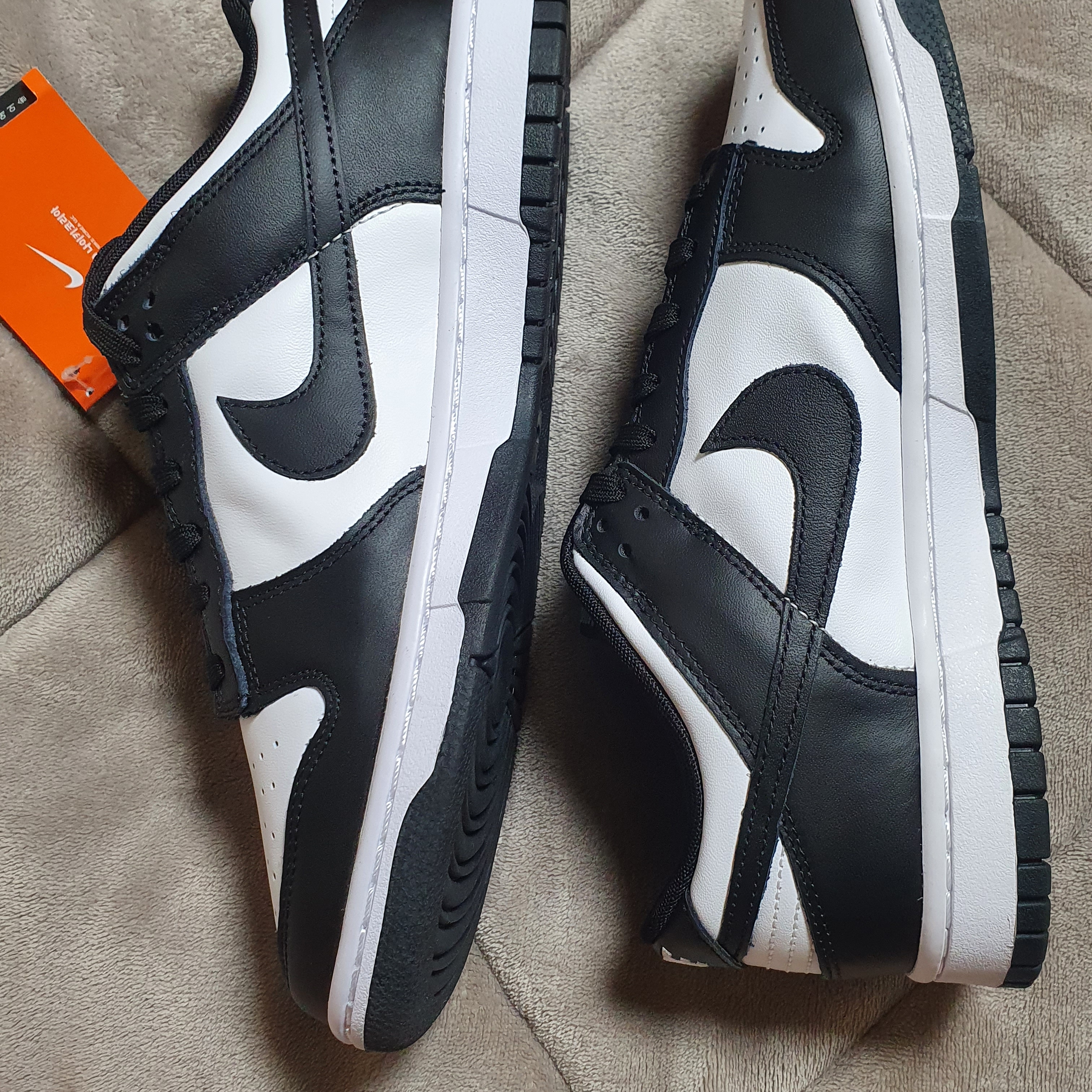 Nike Dunk Low Retro Black 착용 스타일