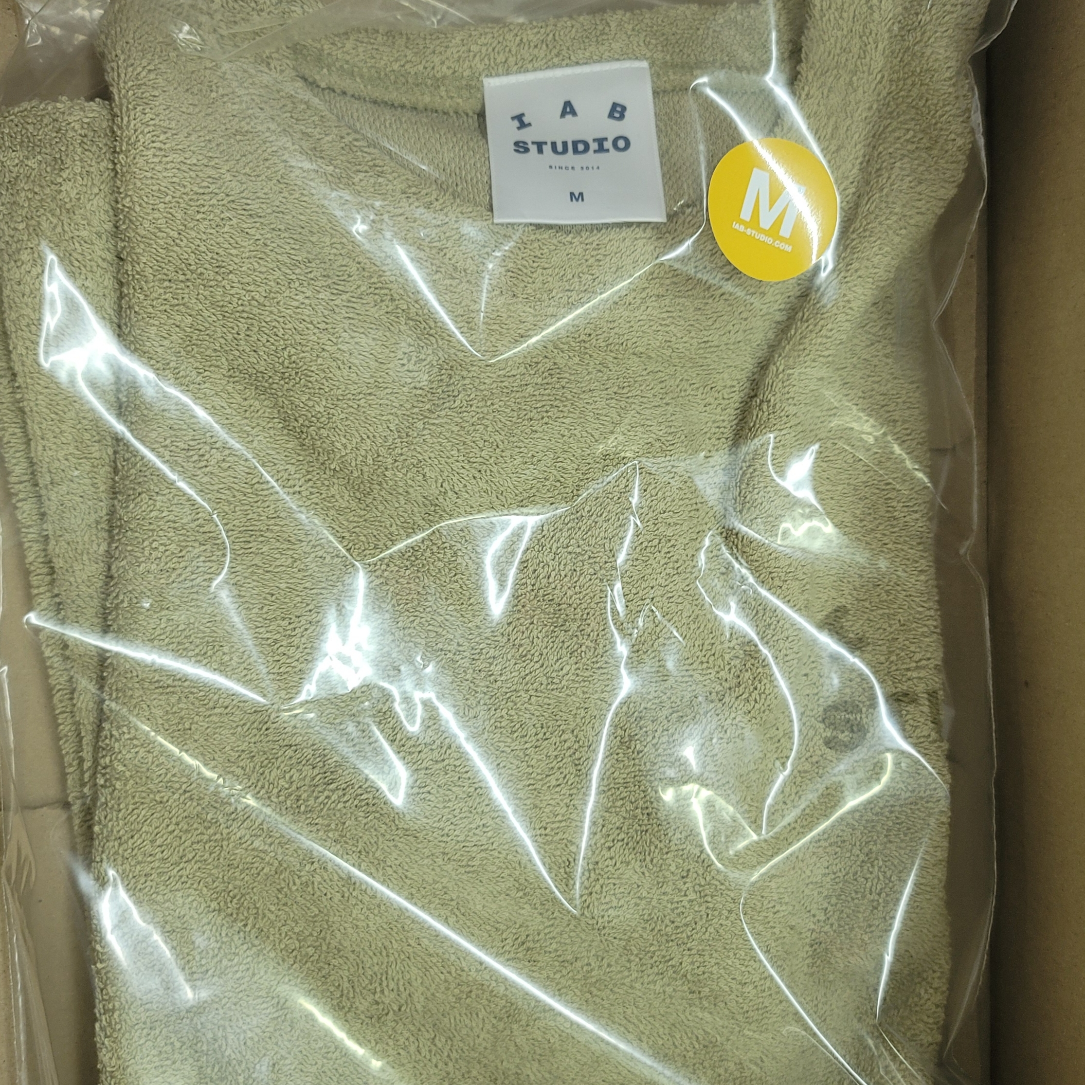 IAB Studio Towel T-Shirt Light Green 착용 스타일