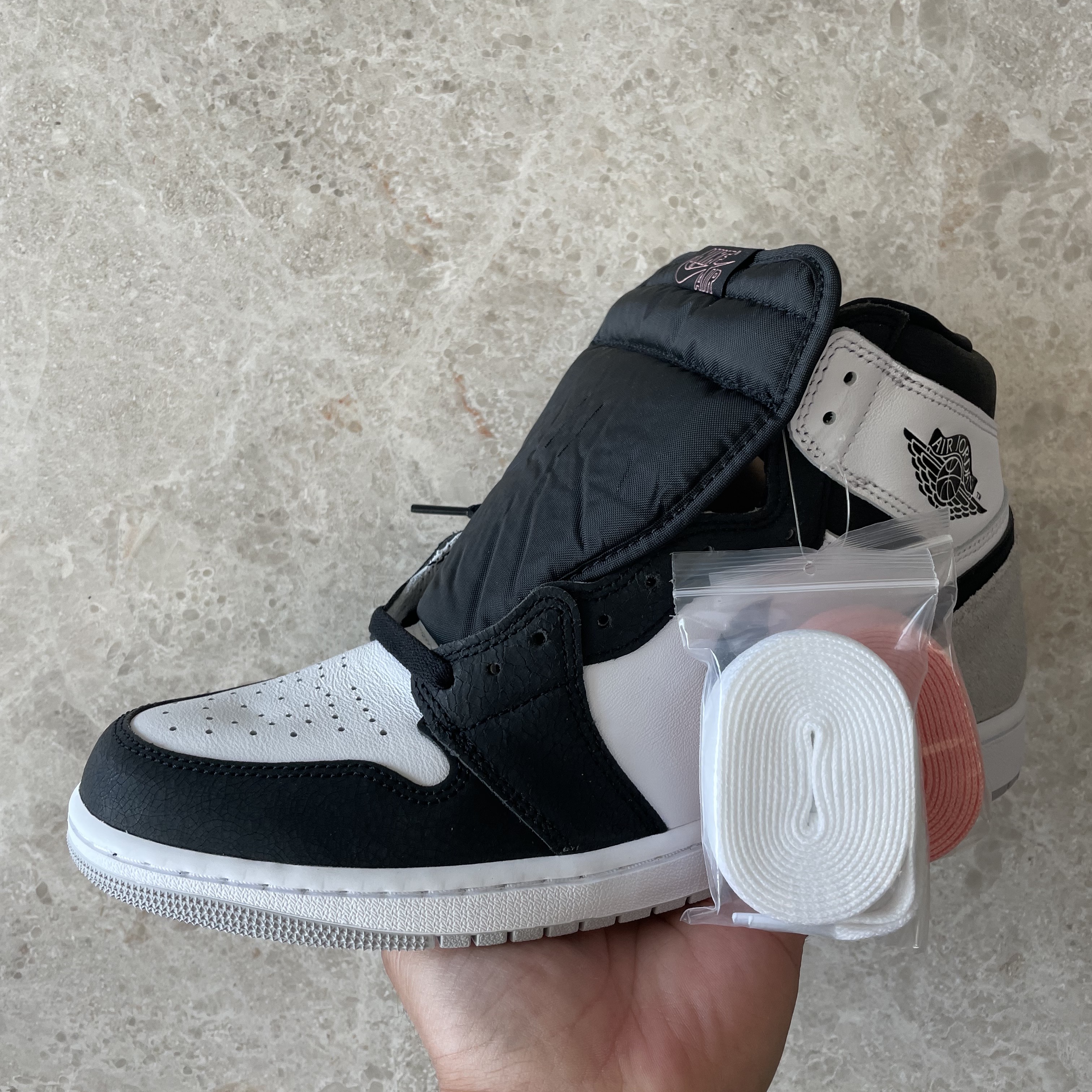 Jordan 1 Retro High OG Bleached Coral 착용 스타일 - 1