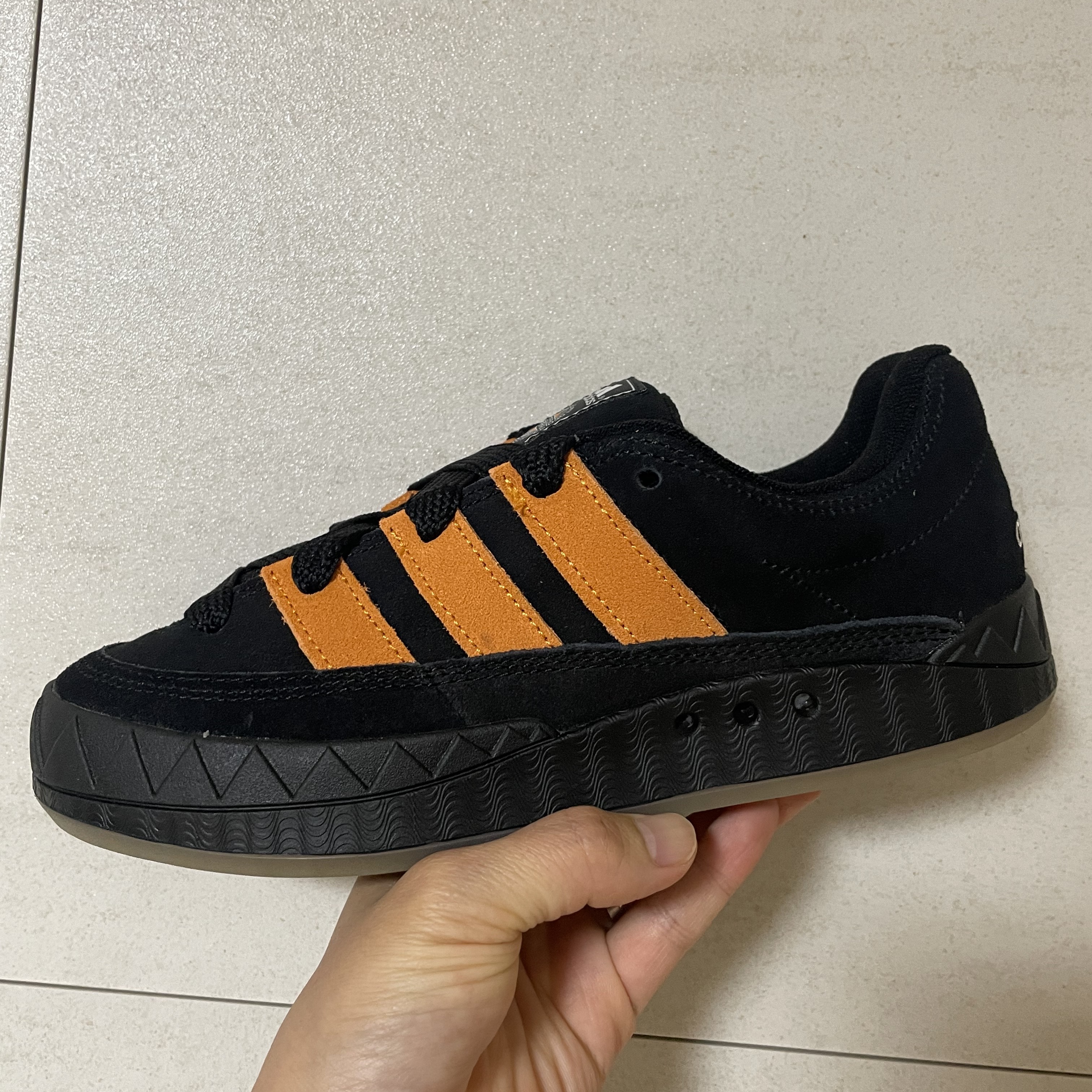 Adidas x Jamal Smith Adimatic Black Orange Rush 착용 스타일