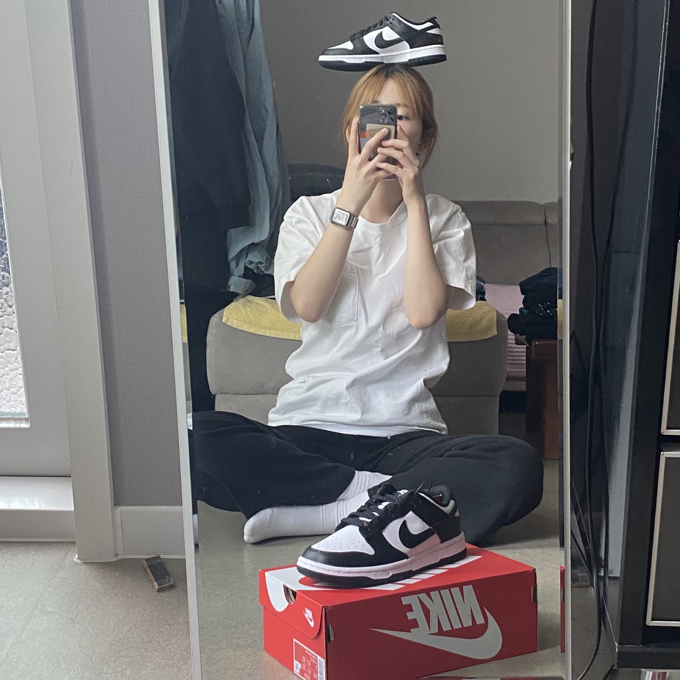 (W) Nike Dunk Low Black 착용 스타일 - 2