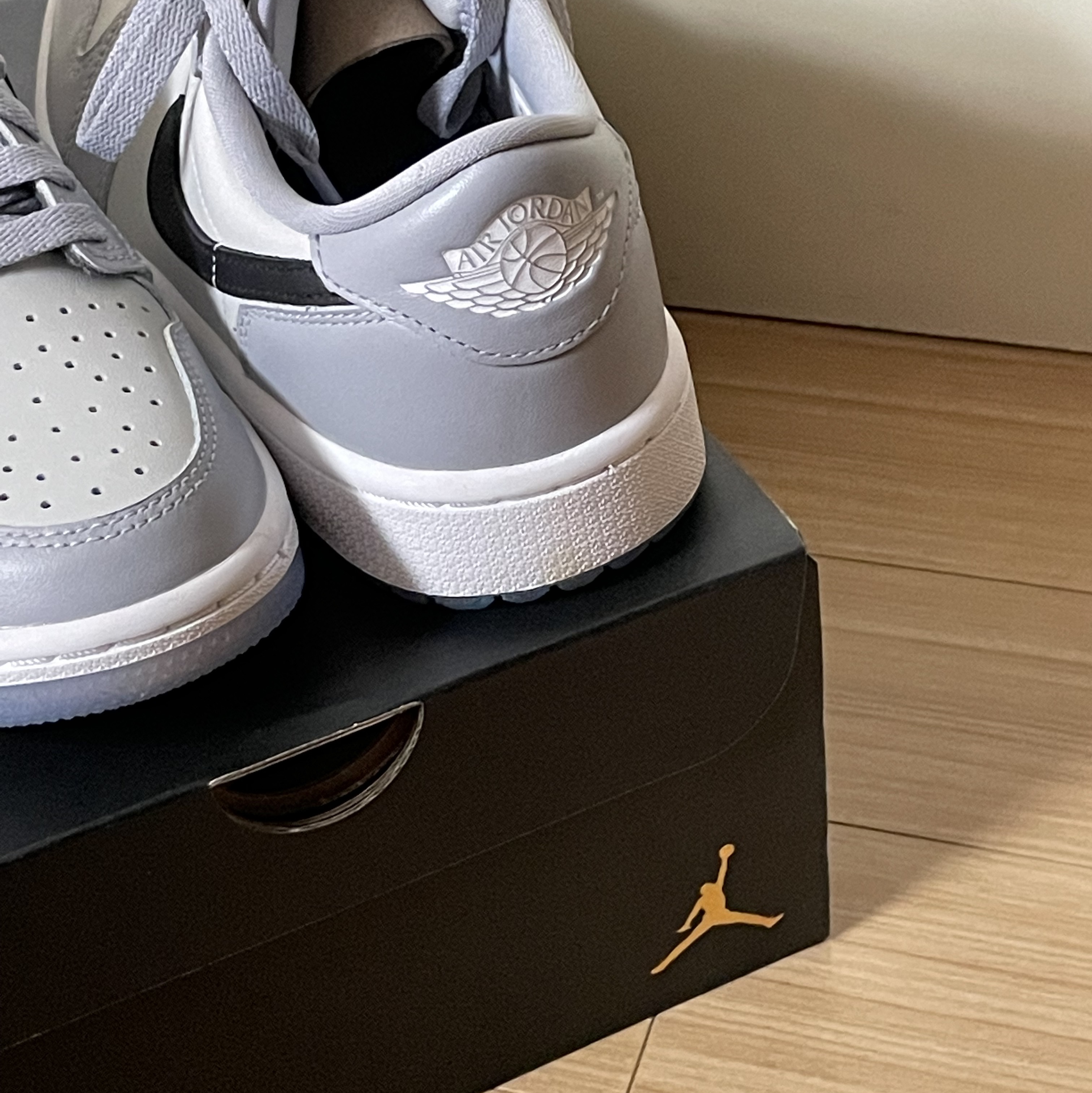 Jordan 1 Low Golf Wolf Grey 착용 스타일 - 3