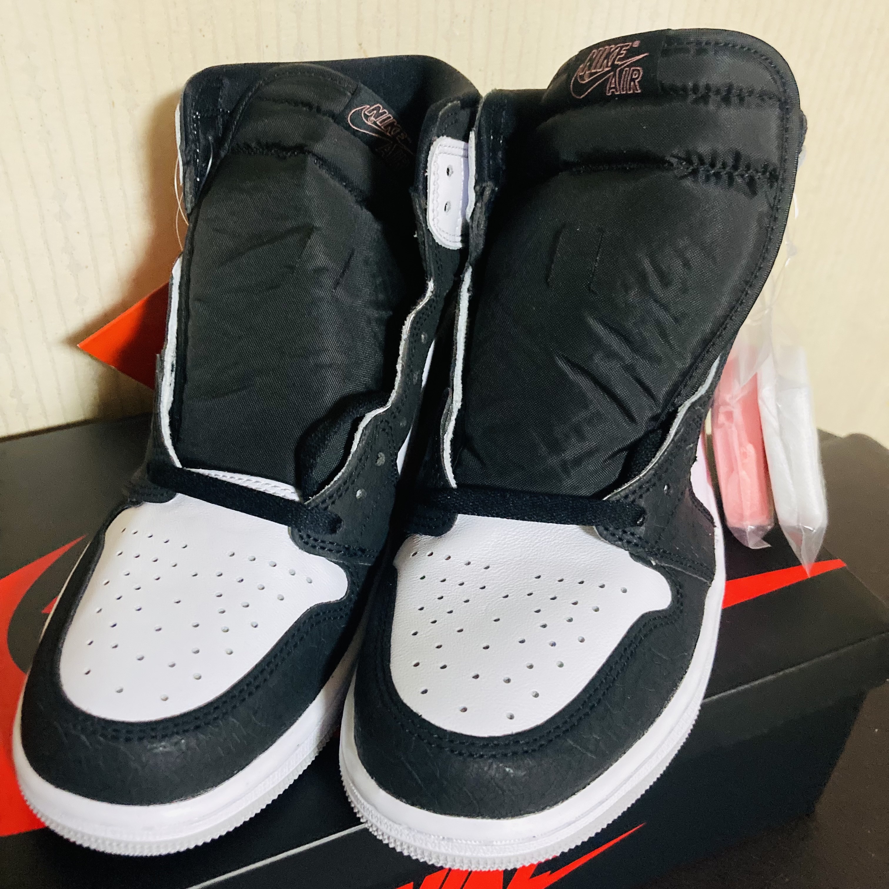 Jordan 1 Retro High OG Bleached Coral 착용 스타일 - 3