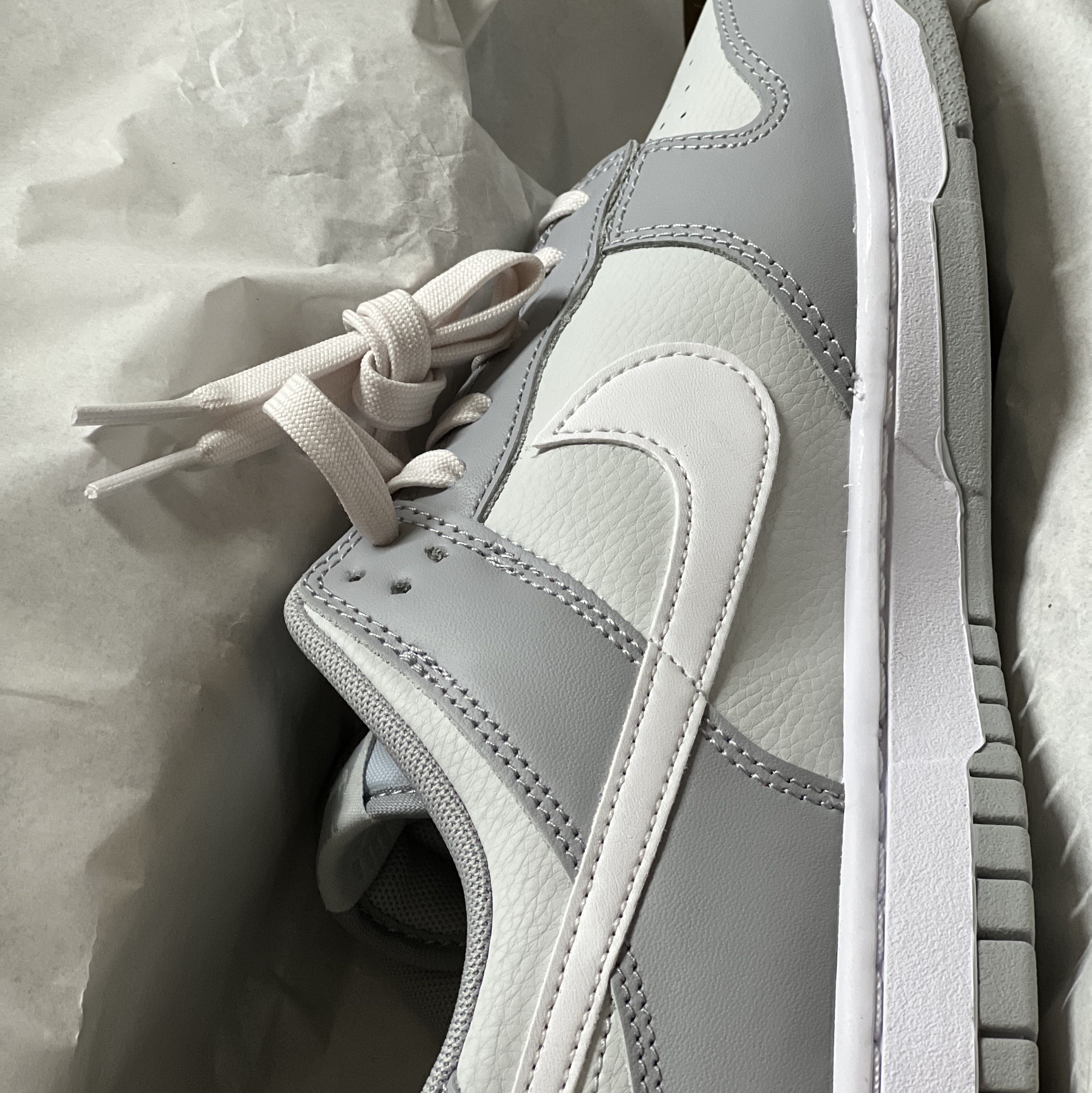 Nike Dunk Low Retro Wolf Grey 착용 스타일 - 3