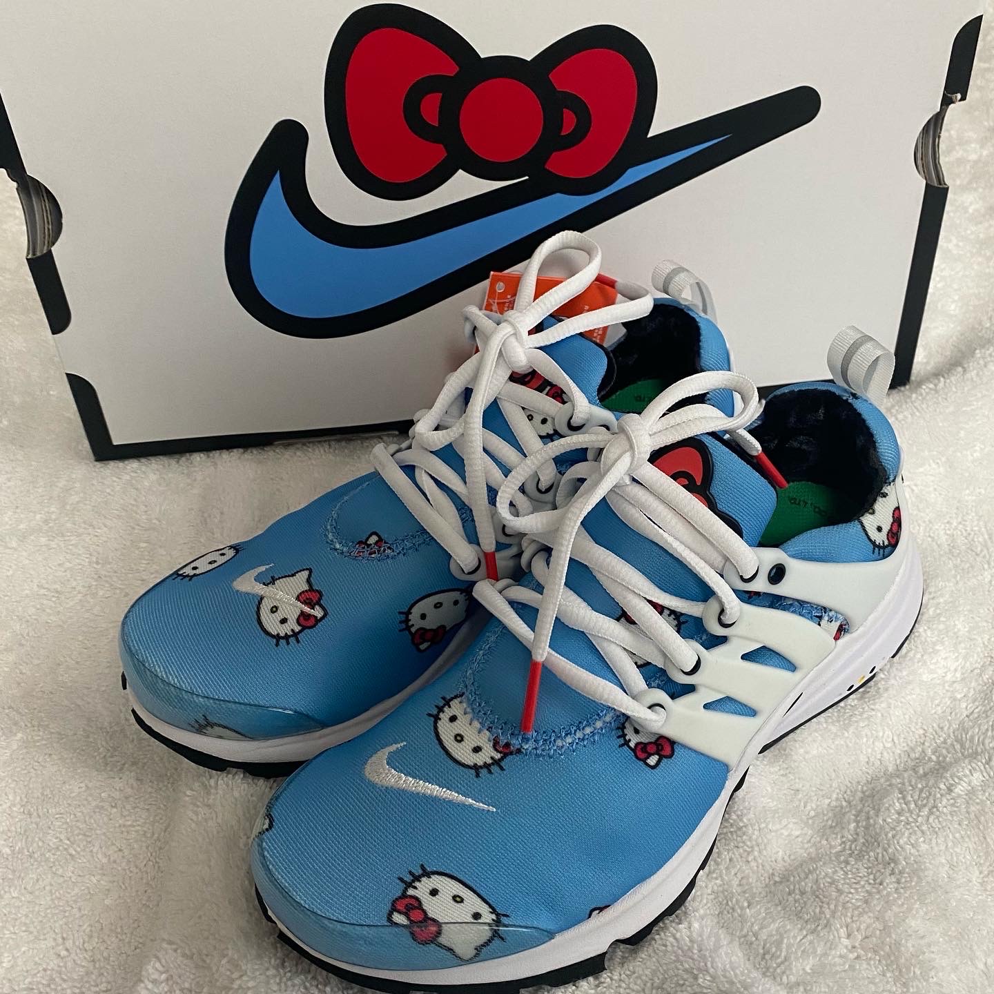 Nike x Hello Kitty Air Presto University Blue 착용 스타일 - 1