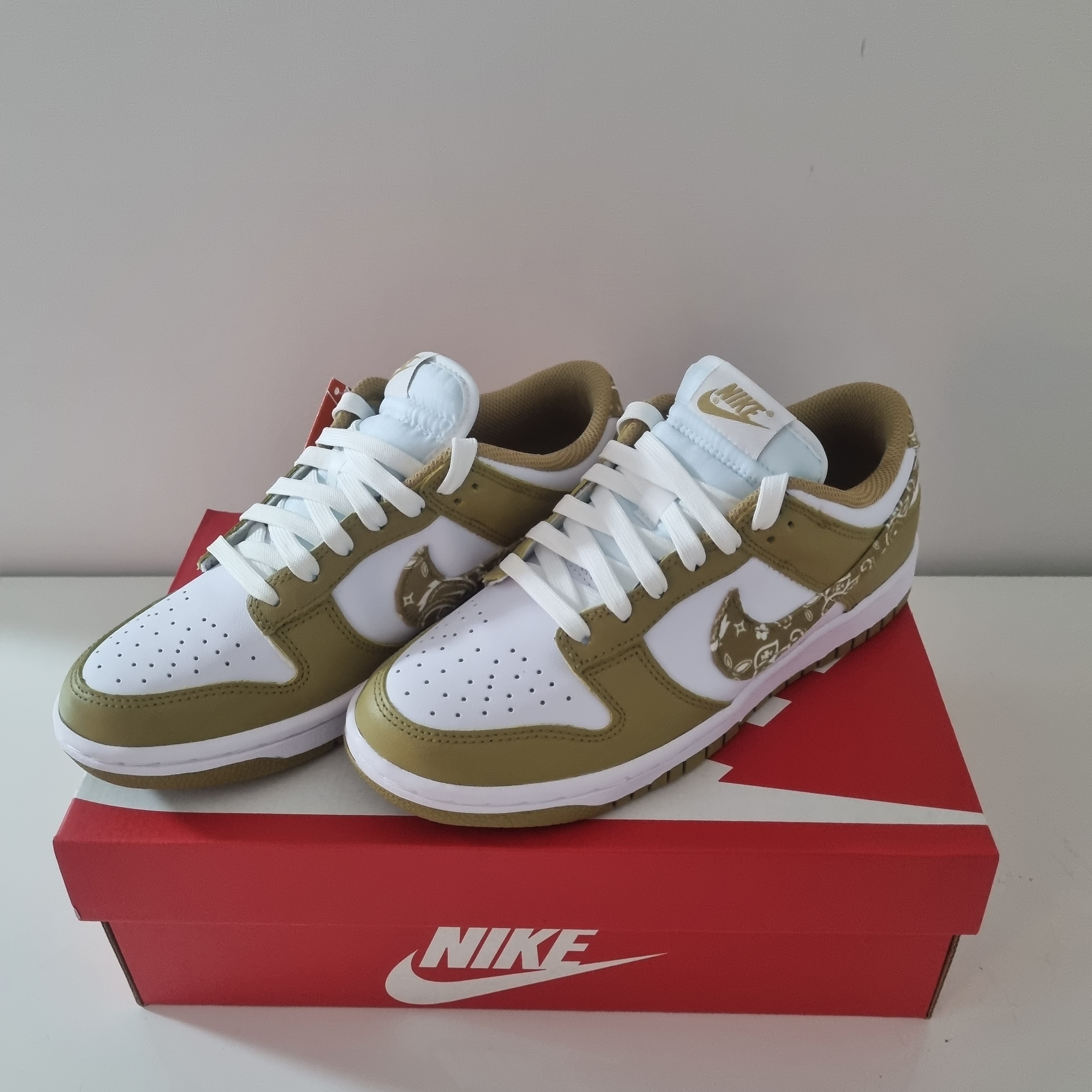 (W) Nike Dunk Low Essential Barley Paisley 착용 스타일 - 2