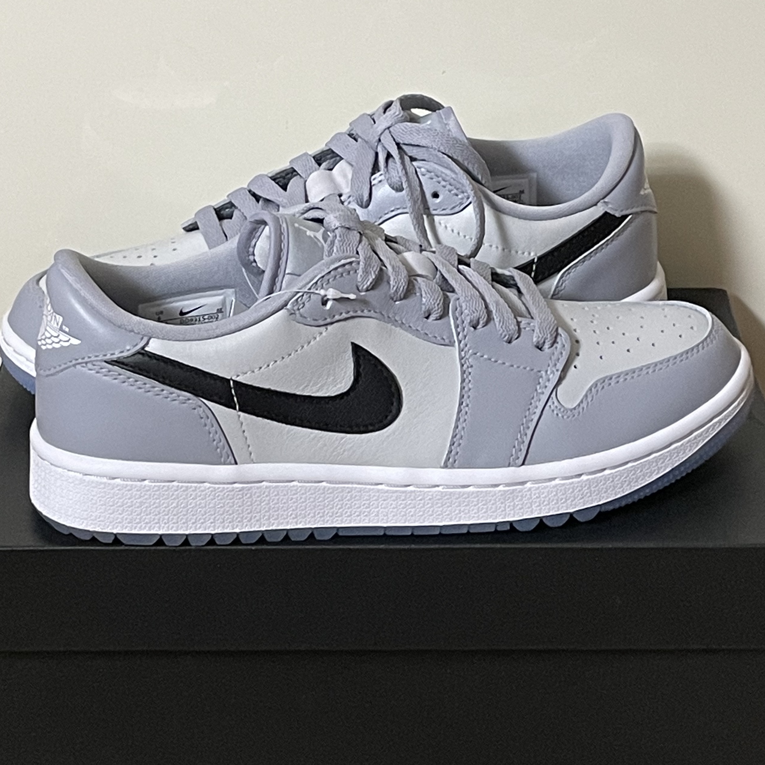 Jordan 1 Low Golf Wolf Grey 착용 스타일 - 1
