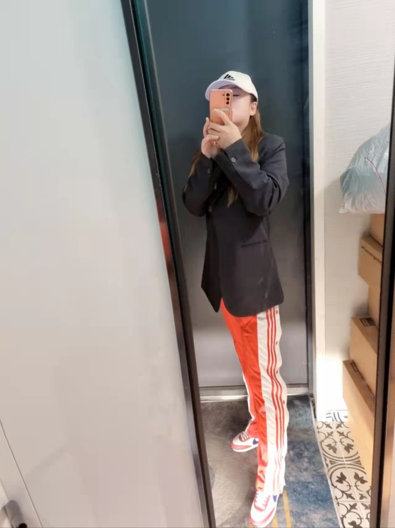(W) Nike Daybreak Sail Deep Royal Blue Pomegranate 착용 스타일 - 2