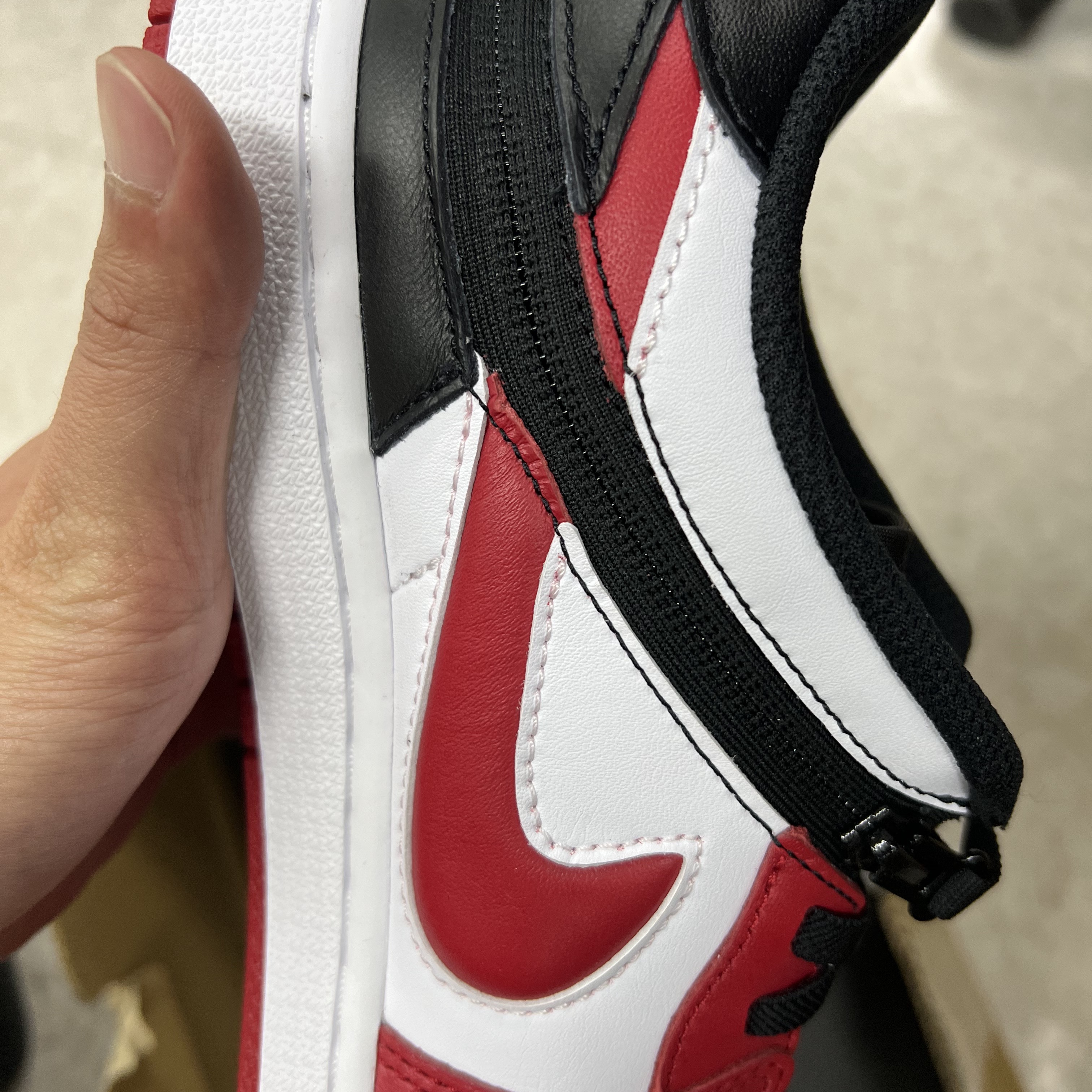 Jordan 1 Low Flyease Gym Red and Black 착용 스타일 - 2