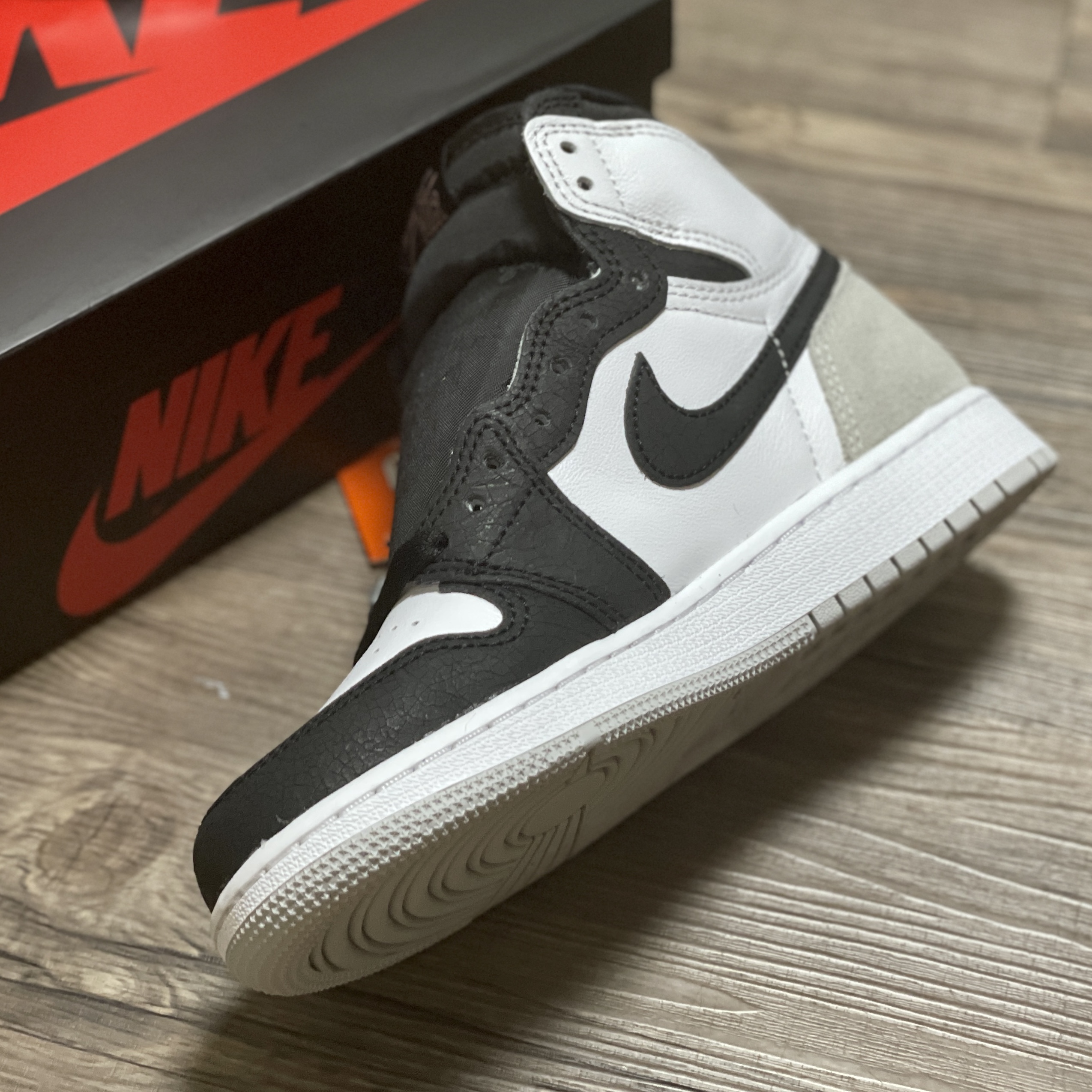 (GS) Jordan 1 Retro High OG Bleached Coral 착용 스타일 - 1