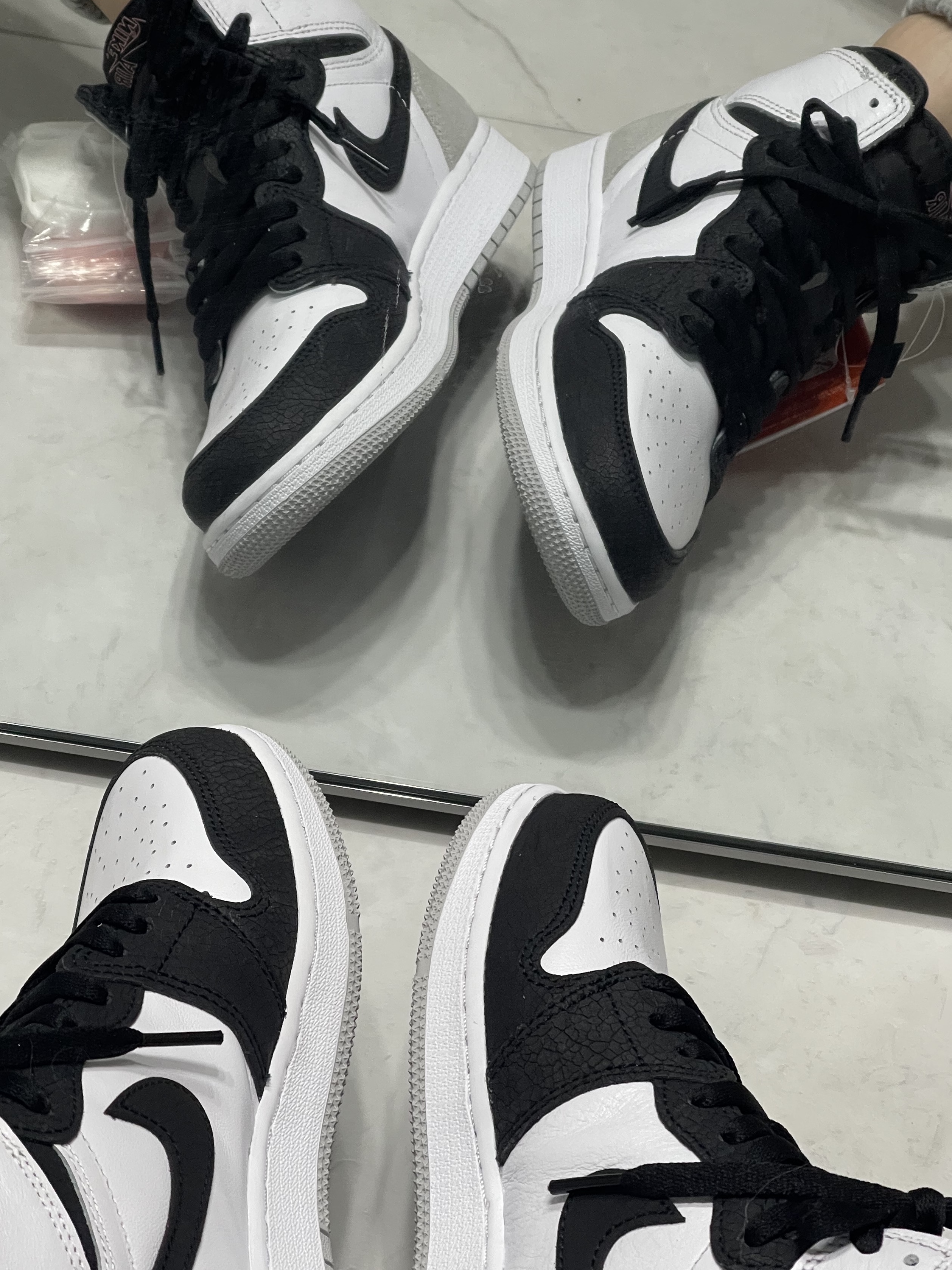 Jordan 1 Retro High OG Bleached Coral, (GS) Jordan 1 Retro High OG Bleached Coral 착용 스타일 - 1