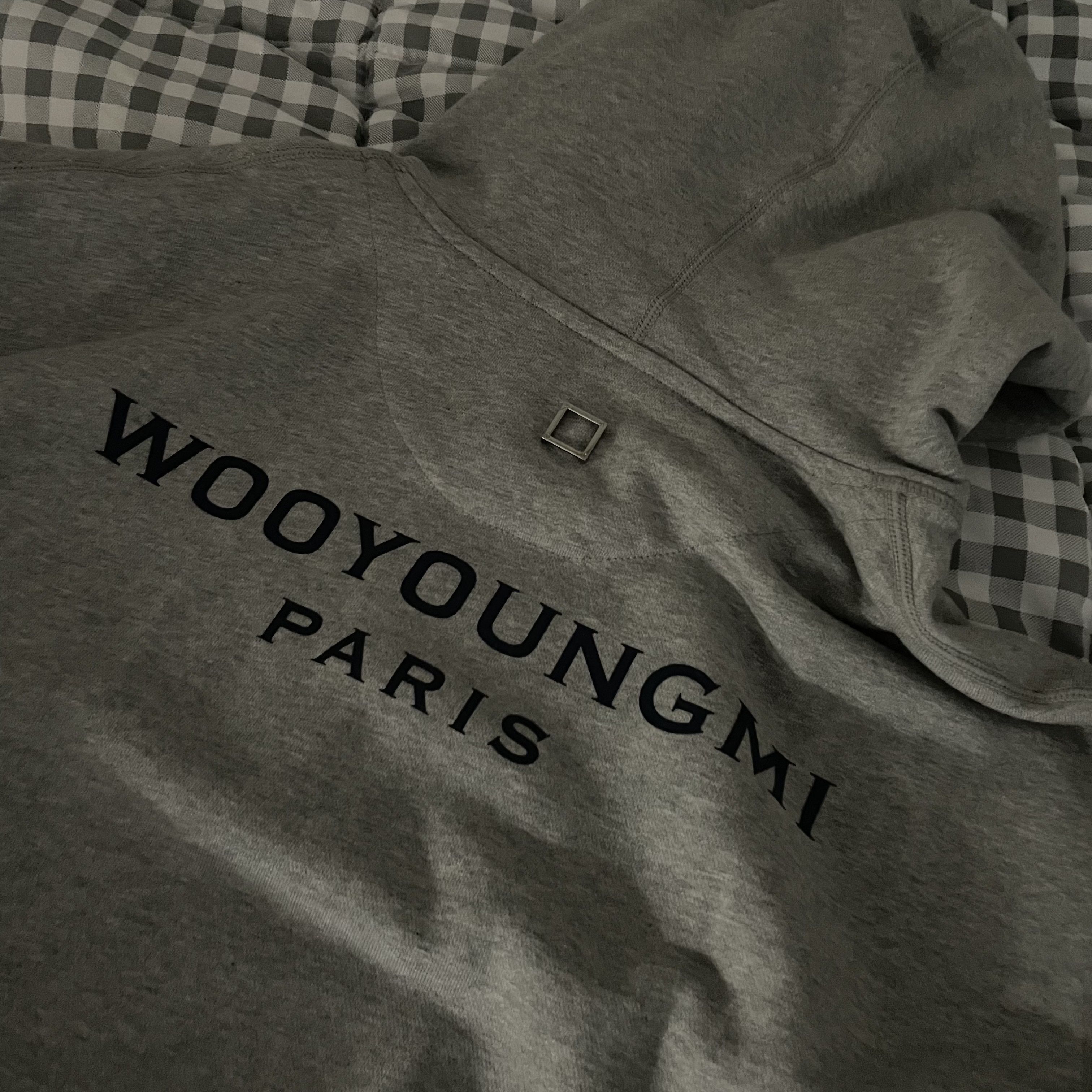 Wooyoungmi Black Back Logo Hoodie Melange Grey - 22SS 착용 스타일