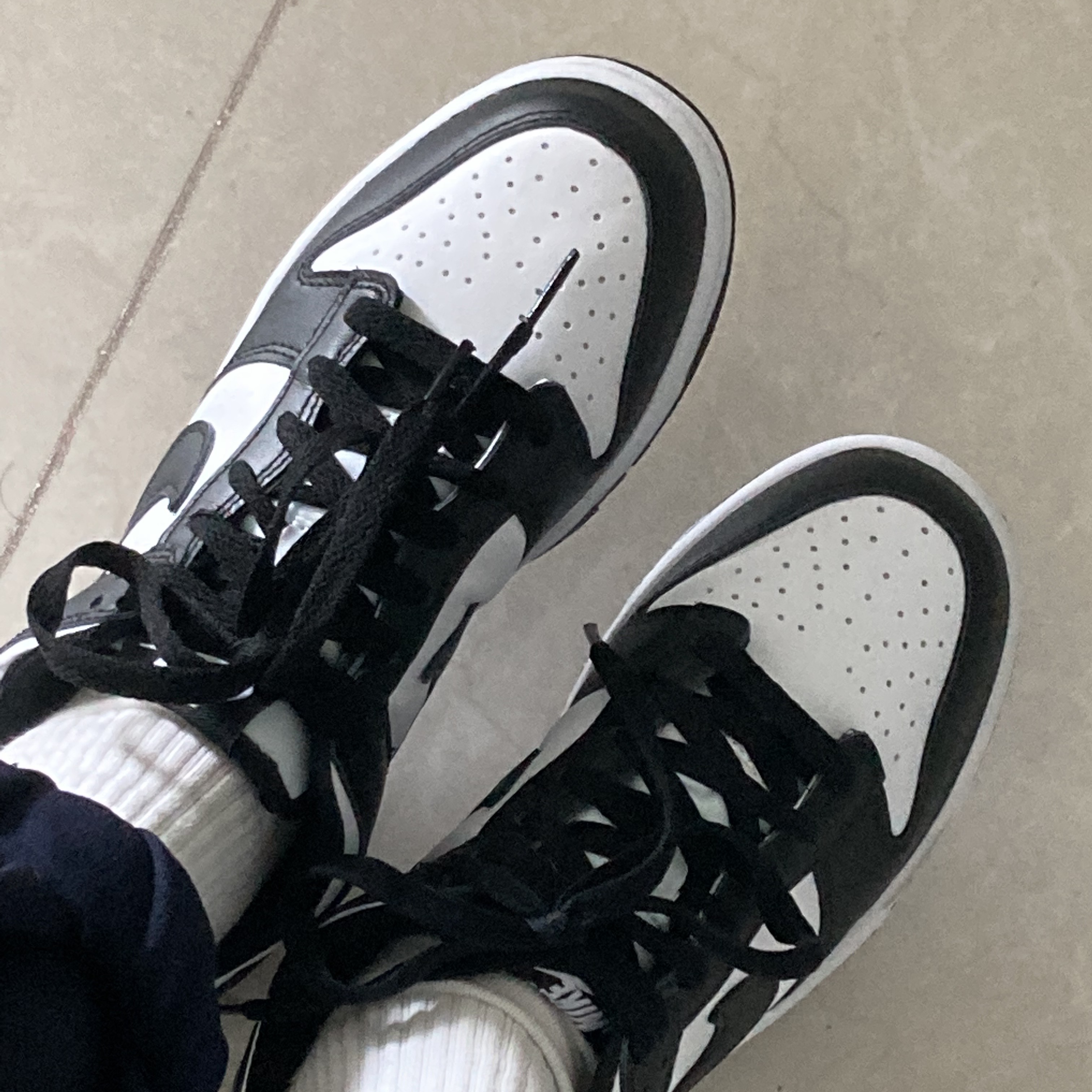 (GS) Nike Dunk Low Black 착용 스타일