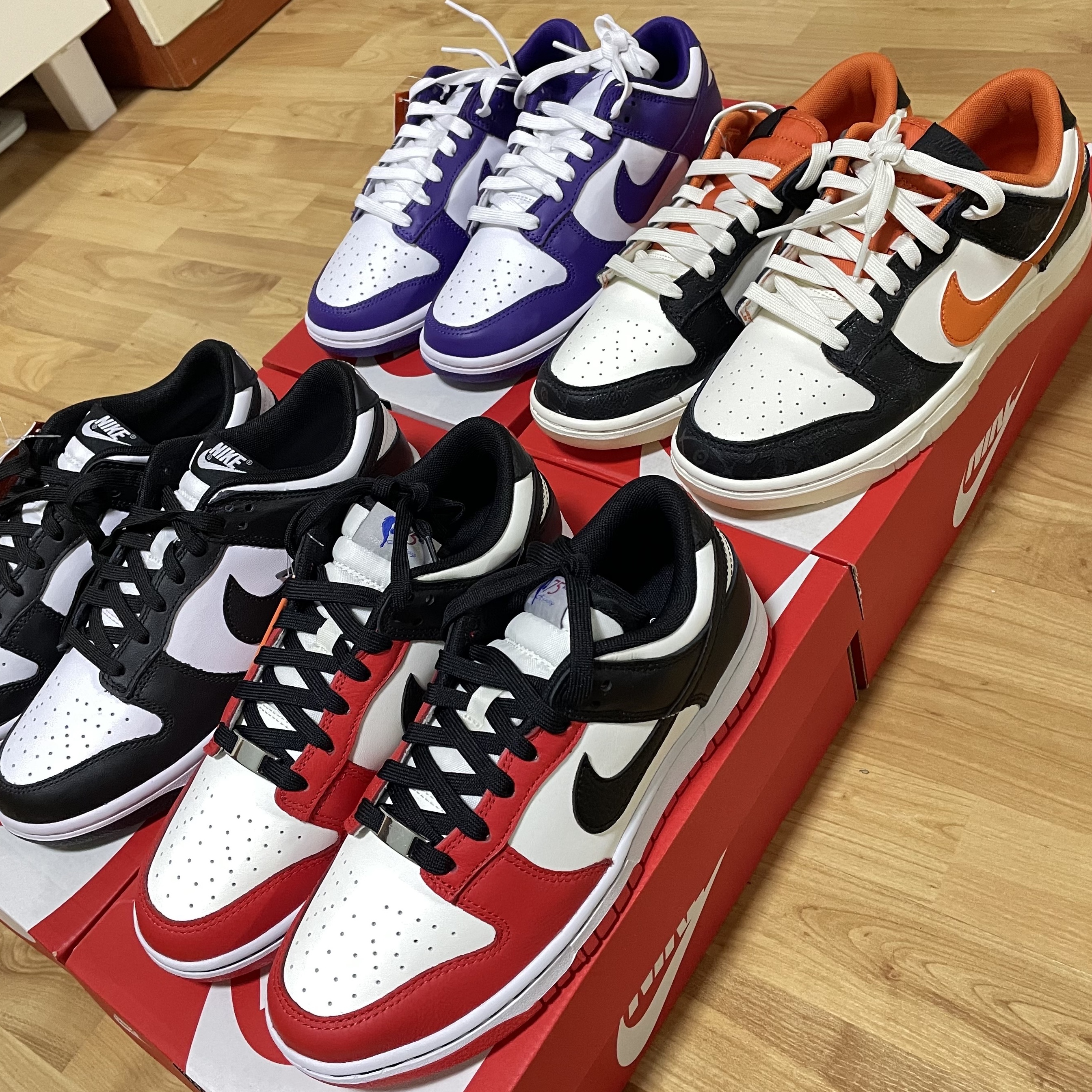Nike Dunk Low Retro Black, Nike x NBA Dunk Low Retro EMB Black and Chile Red 착용 스타일