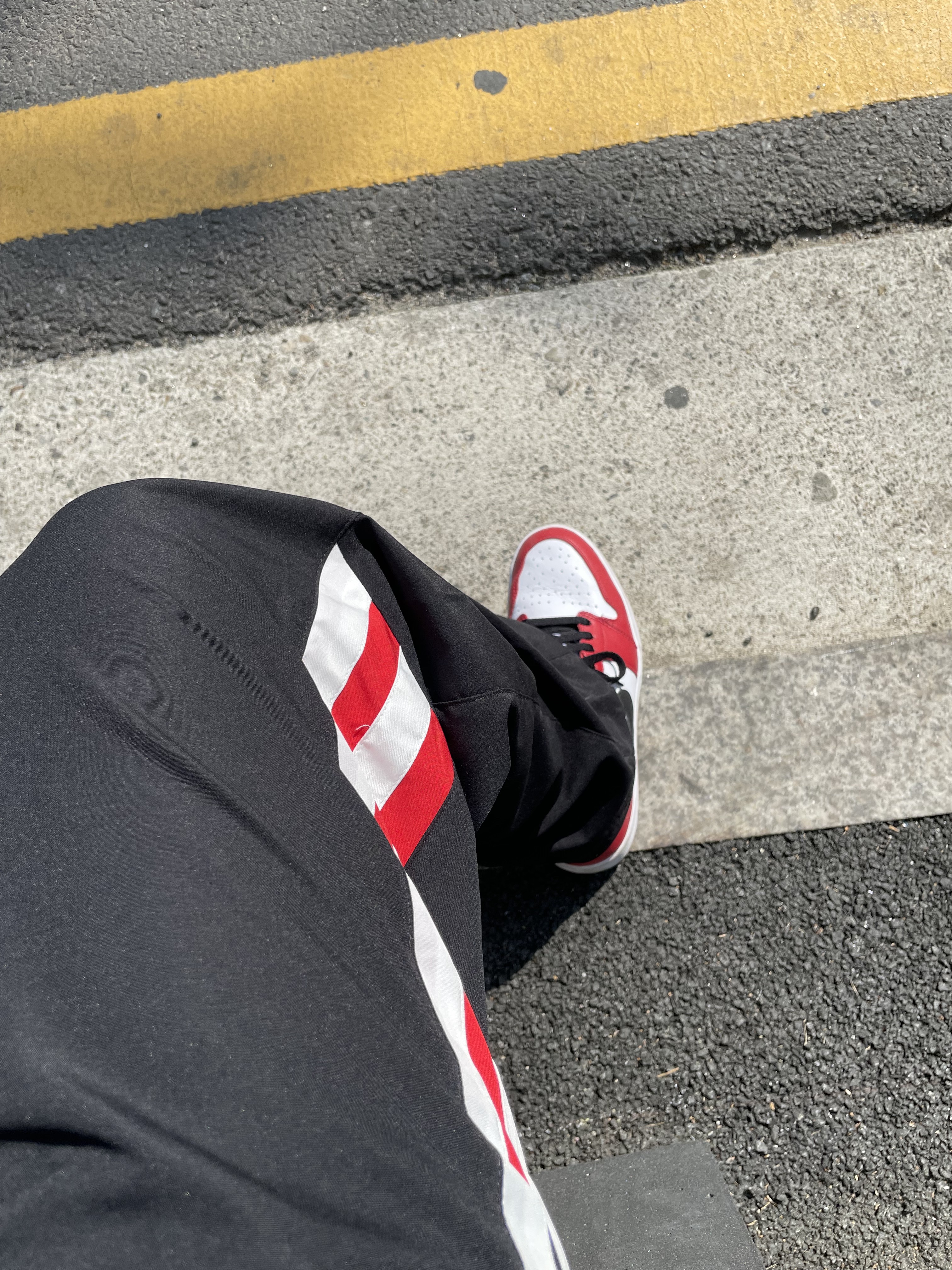 Jordan 1 Low Golf Chicago 착용 스타일 - 3