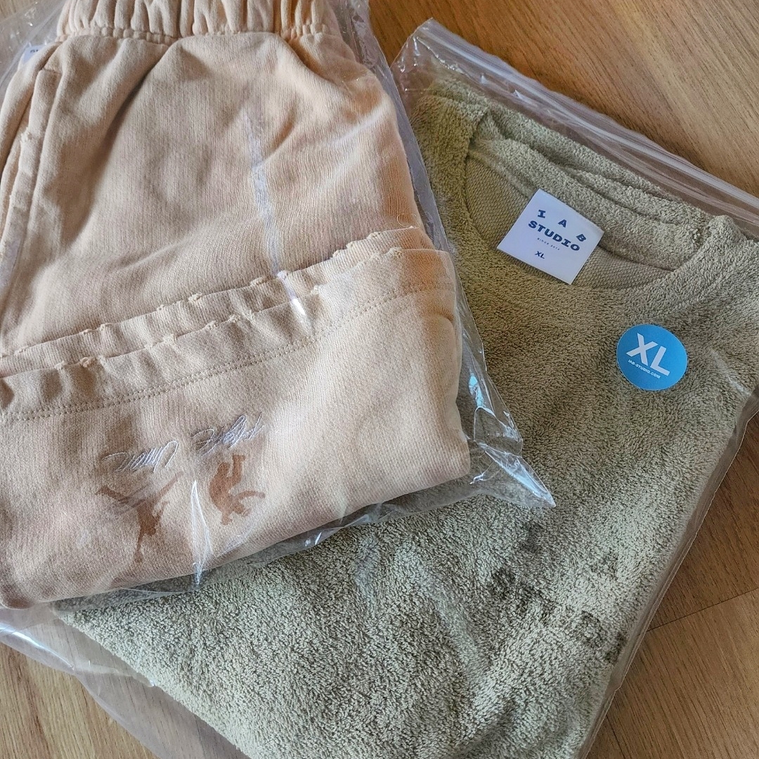 Jordan x Union Fleece Shorts White Onyx - Asia, IAB Studio Towel T-Shirt Light Green 착용 스타일 - 1