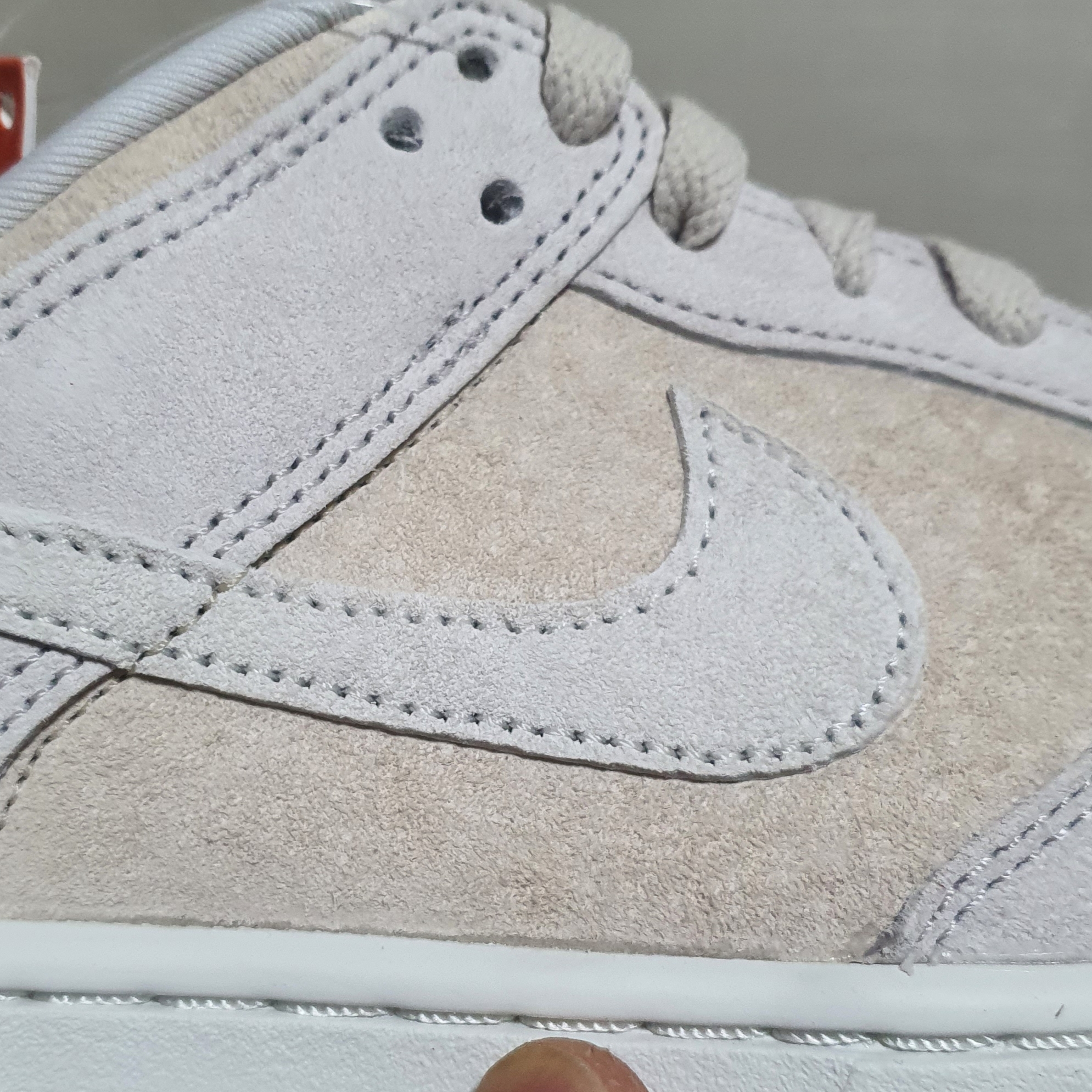 Nike Dunk Low Retro PRM Vast Grey 착용 스타일 - 2