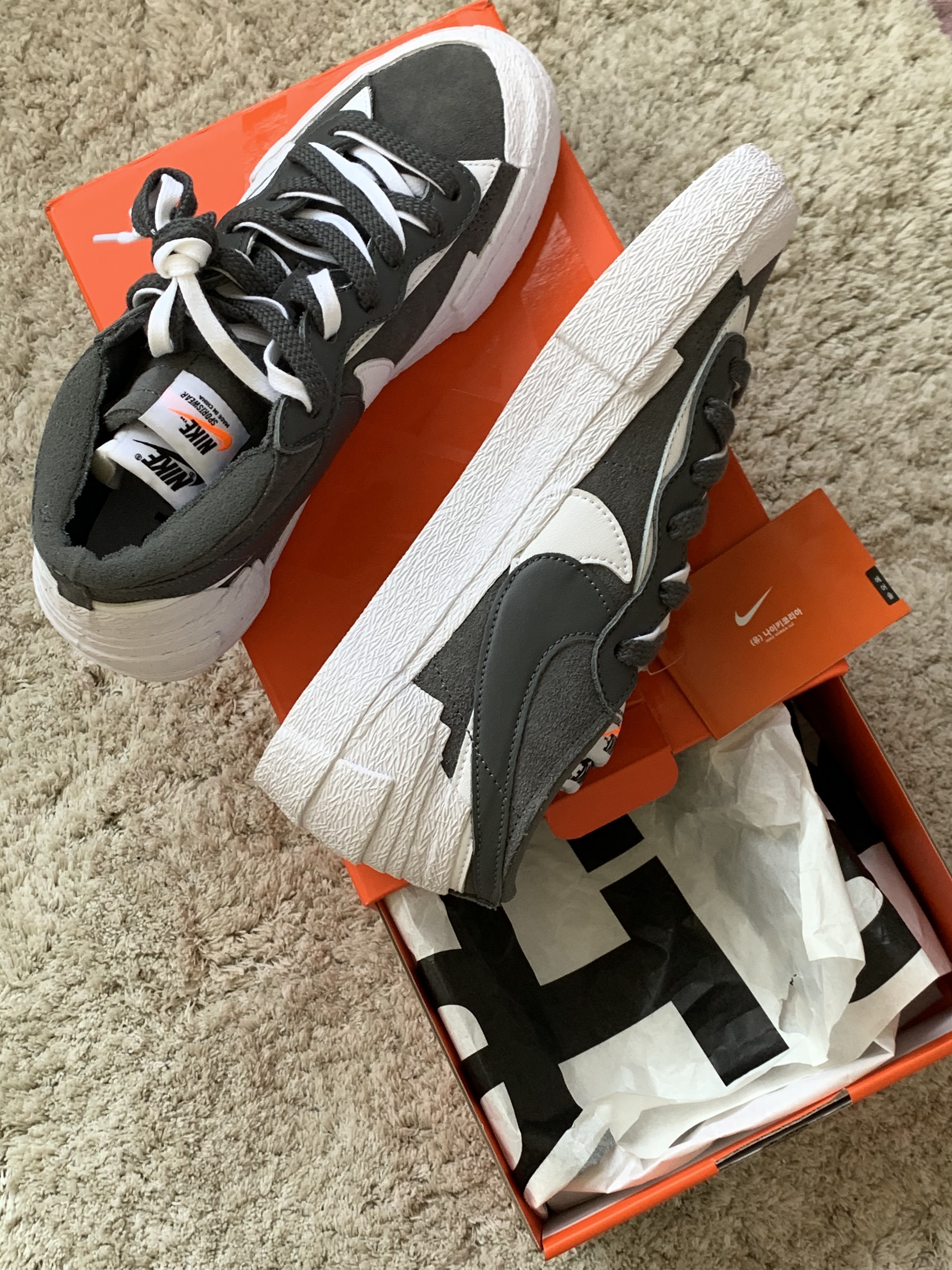 Nike x Sacai Blazer Low Iron Grey 착용 스타일 - 3
