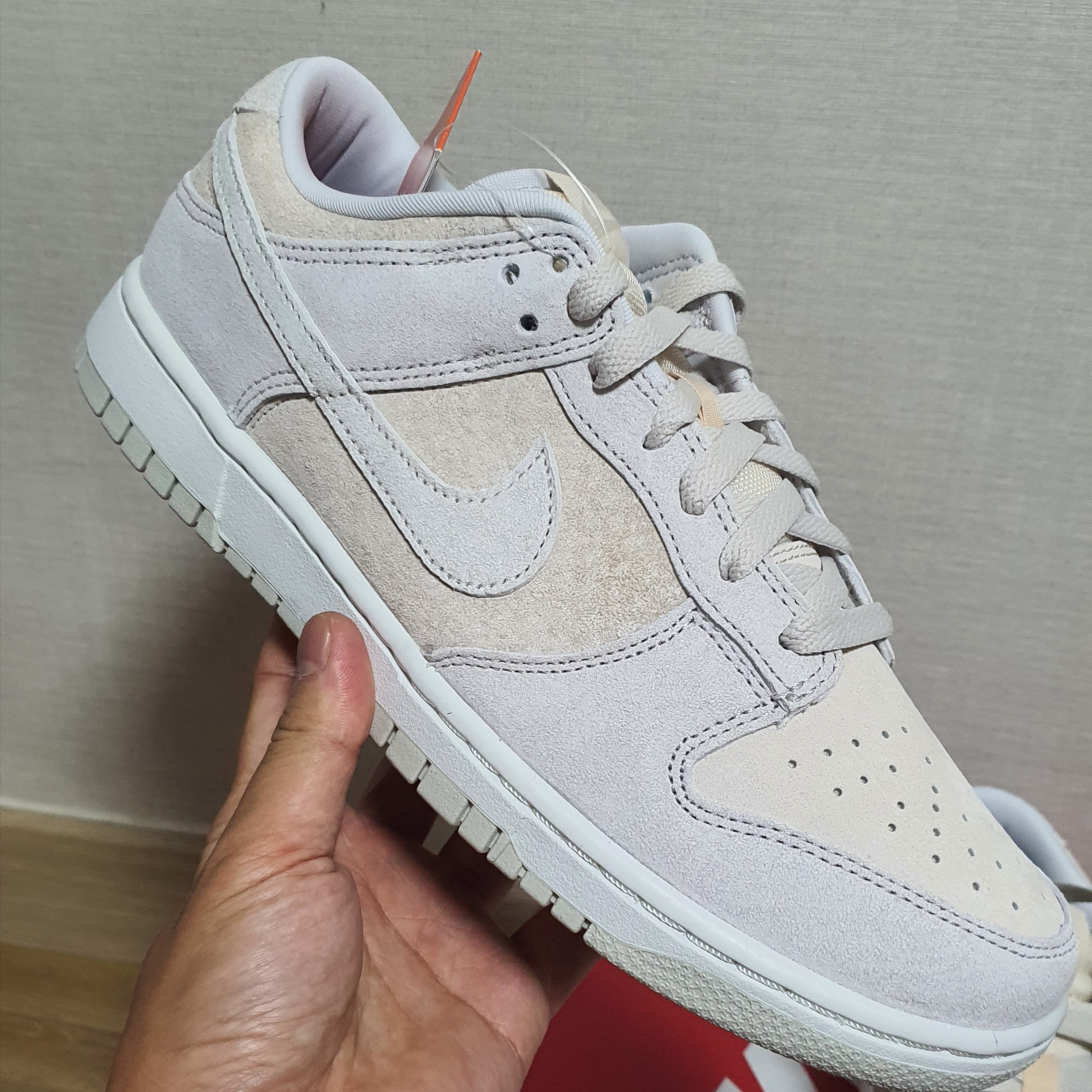 Nike Dunk Low Retro PRM Vast Grey 착용 스타일 - 1