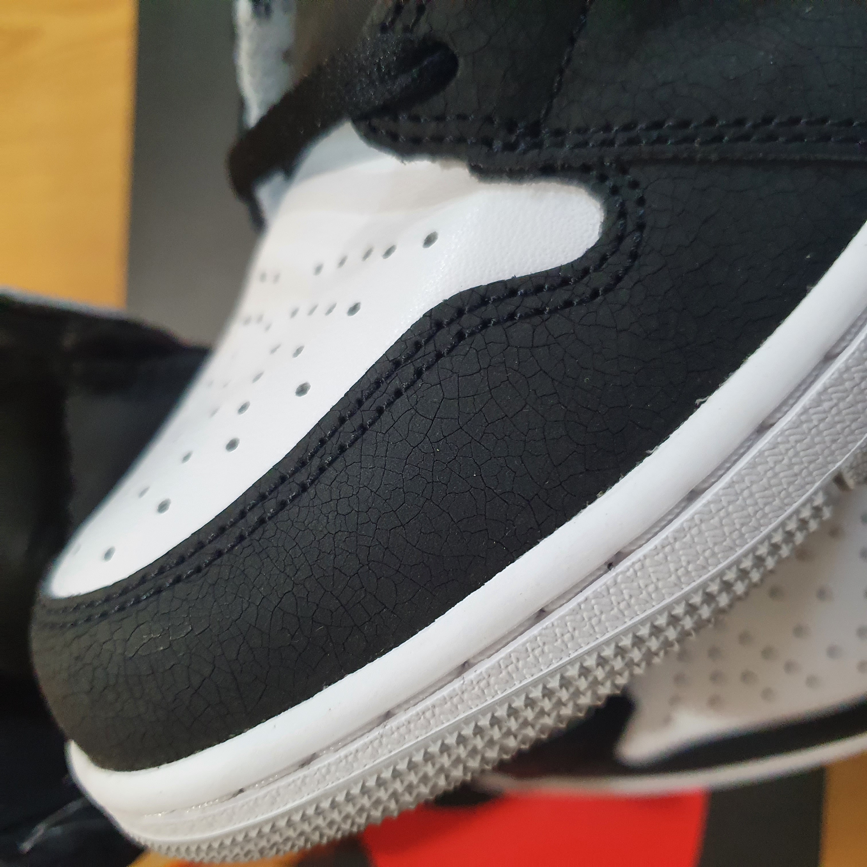 Jordan 1 Retro High OG Bleached Coral 착용 스타일 - 5