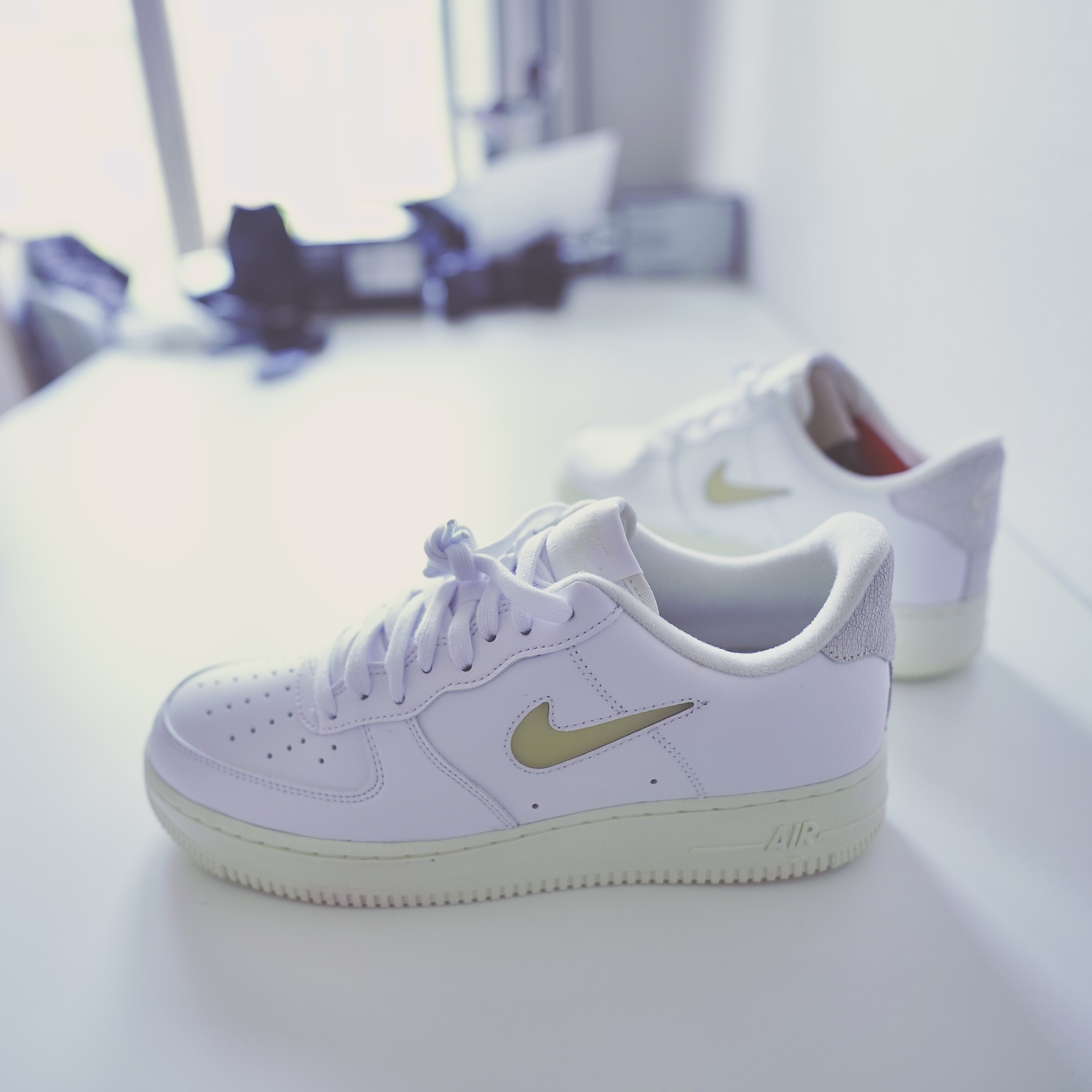 Nike Air Force 1 '07 LX Pale Vanilla 착용 스타일 - 4