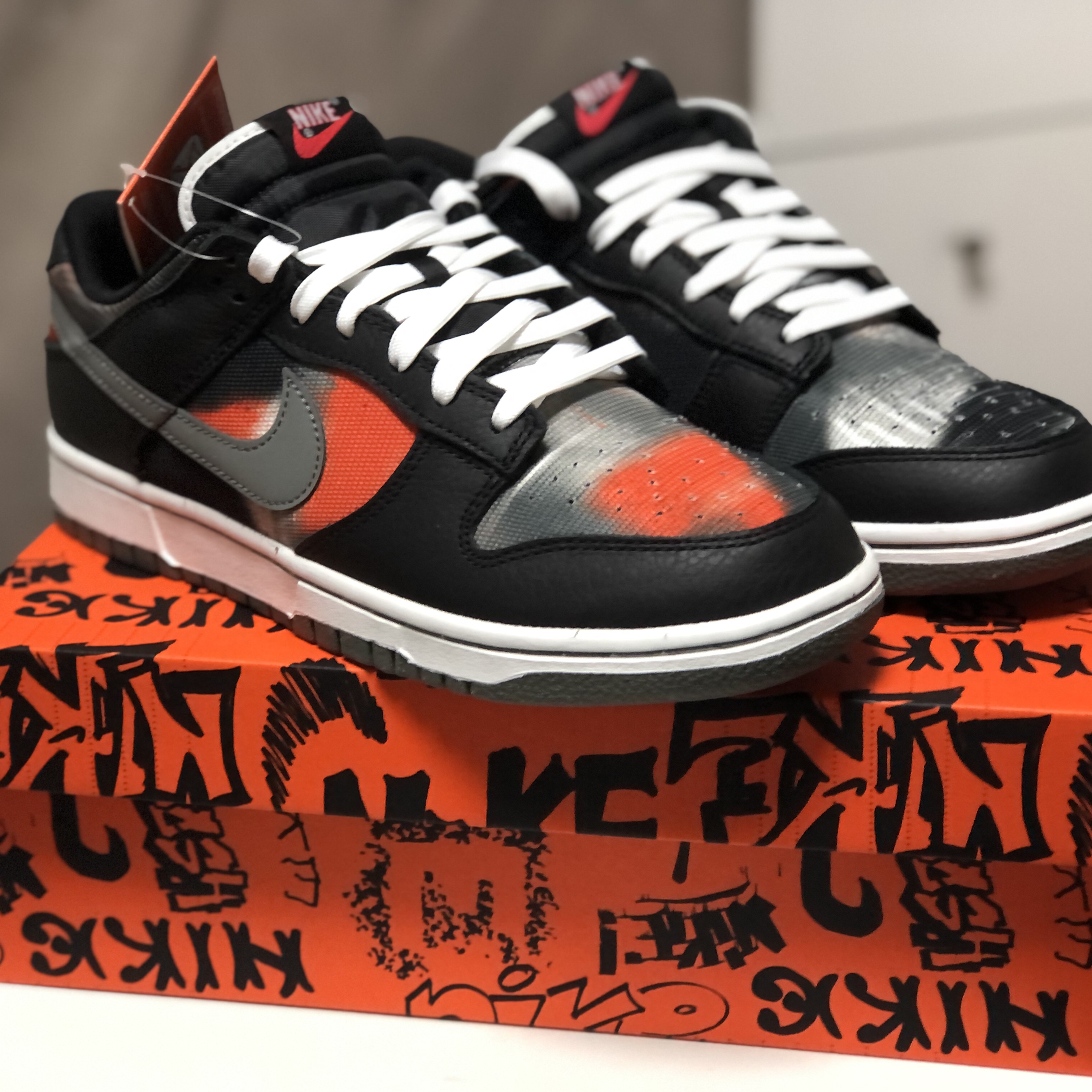 Nike Dunk Low Retro PRM Black and Tumbled Grey 착용 스타일