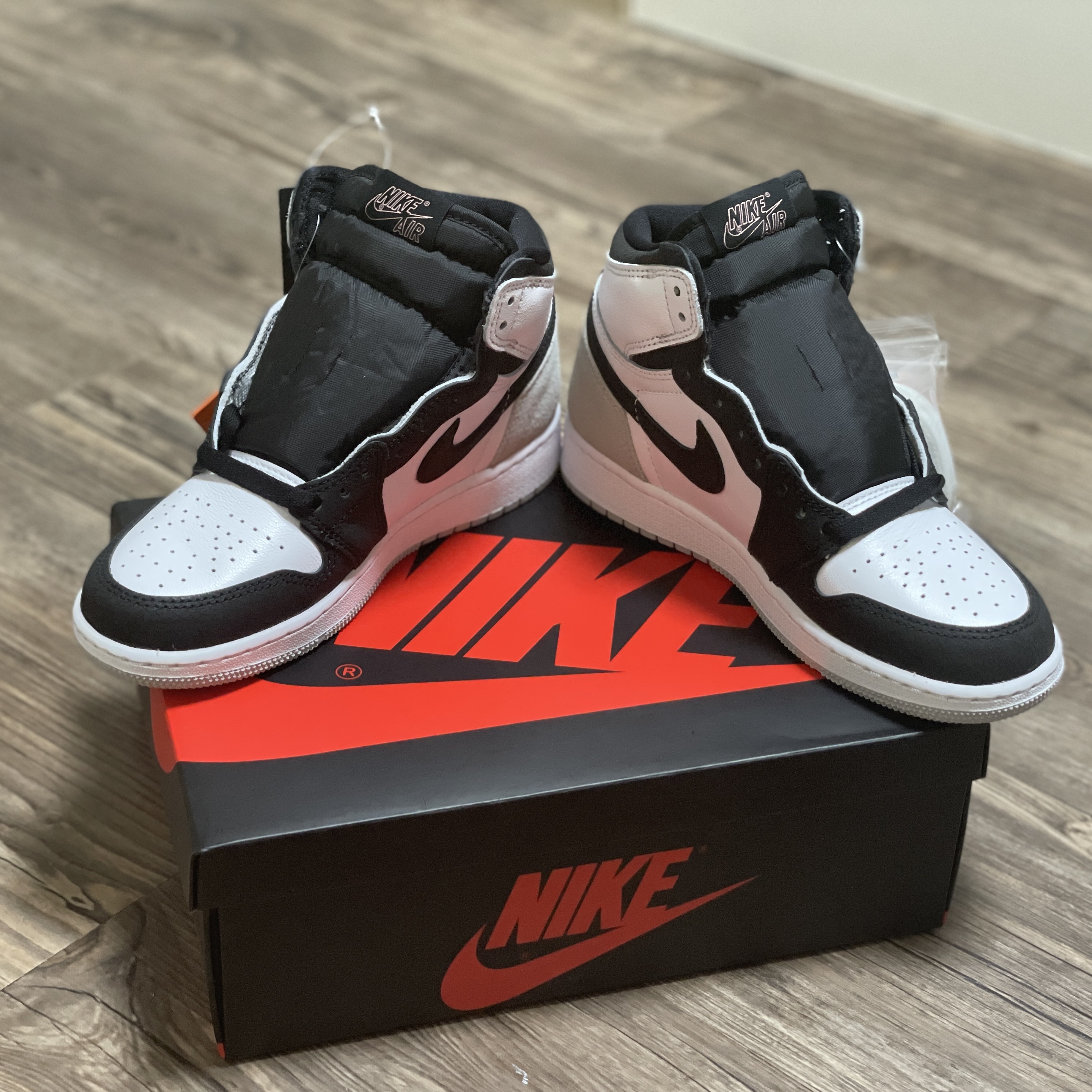 (GS) Jordan 1 Retro High OG Bleached Coral 착용 스타일 - 2