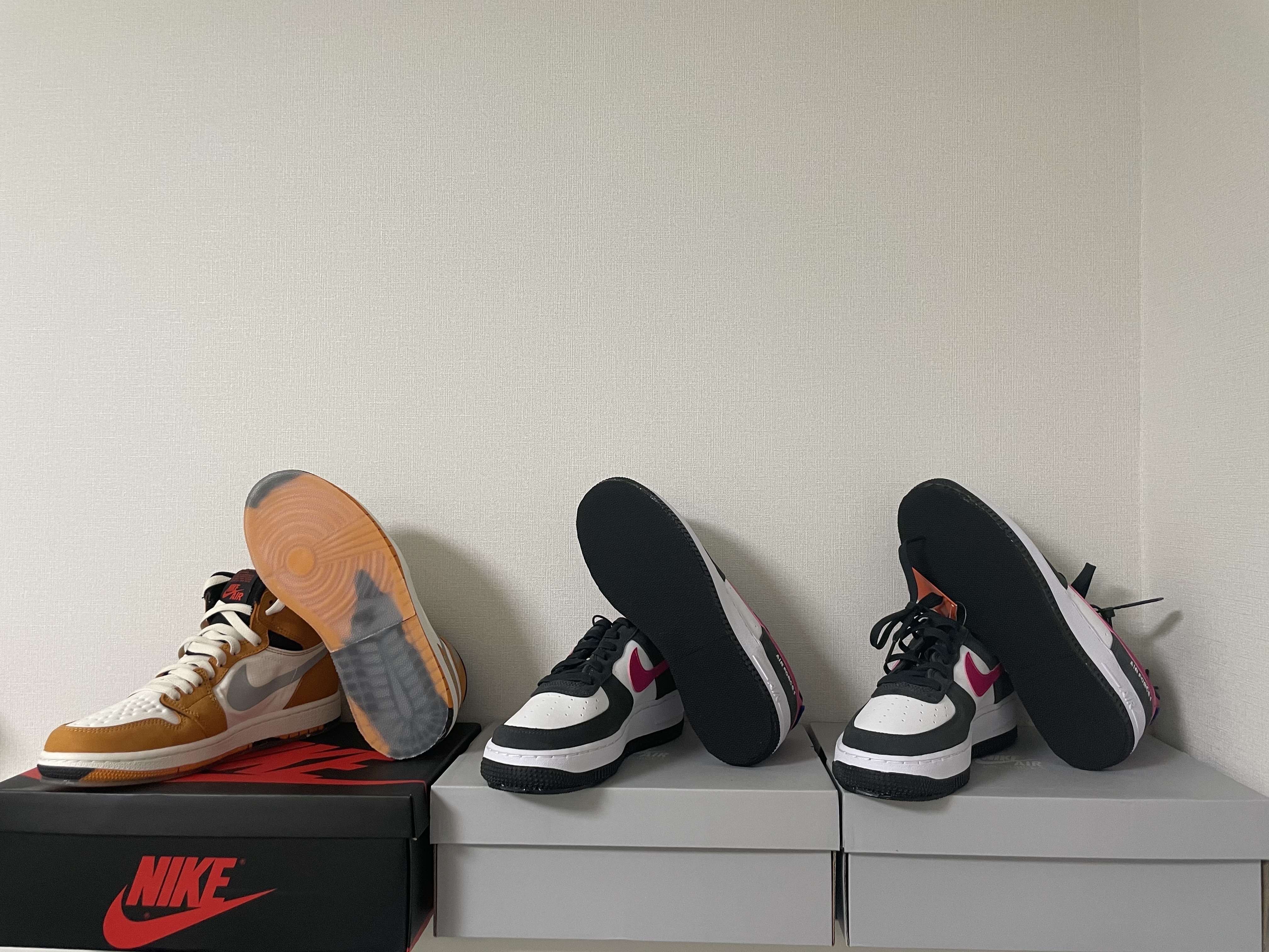 (GS) Nike Air Force 1 LV8 Athletic Club Black Pink Prime, Jordan 1 Element Gore-Tex Light Curry 착용 스타일 - 2