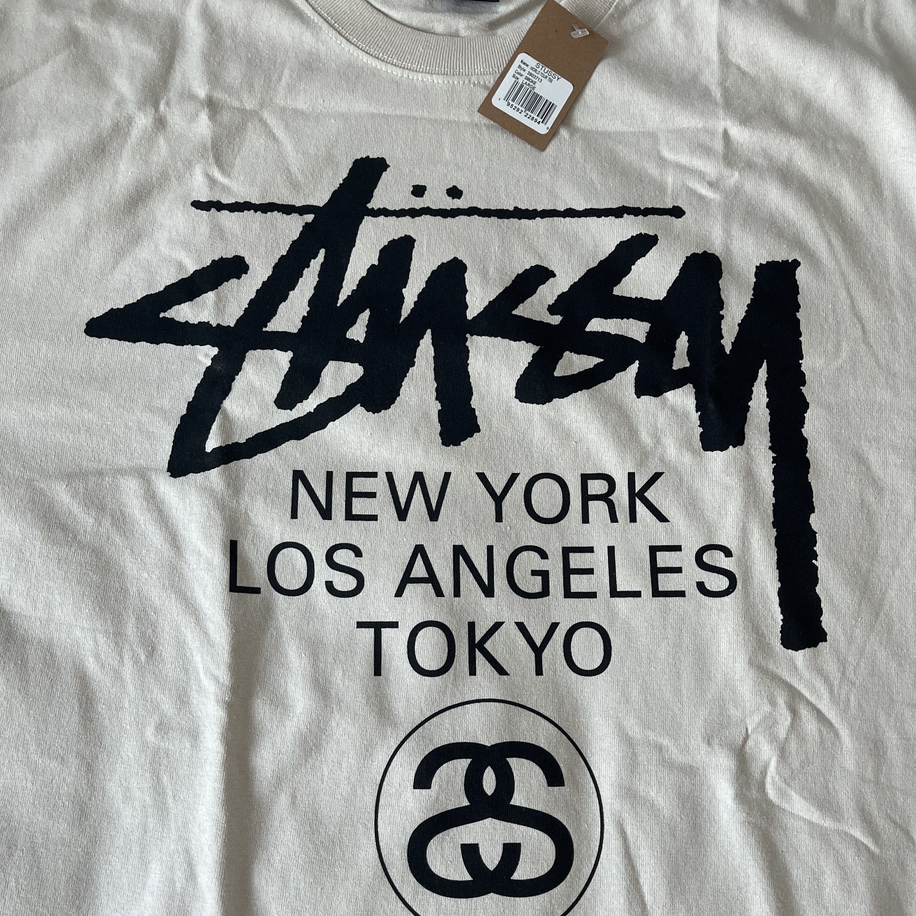 Stussy World Tour T-Shirt Smoke 착용 스타일