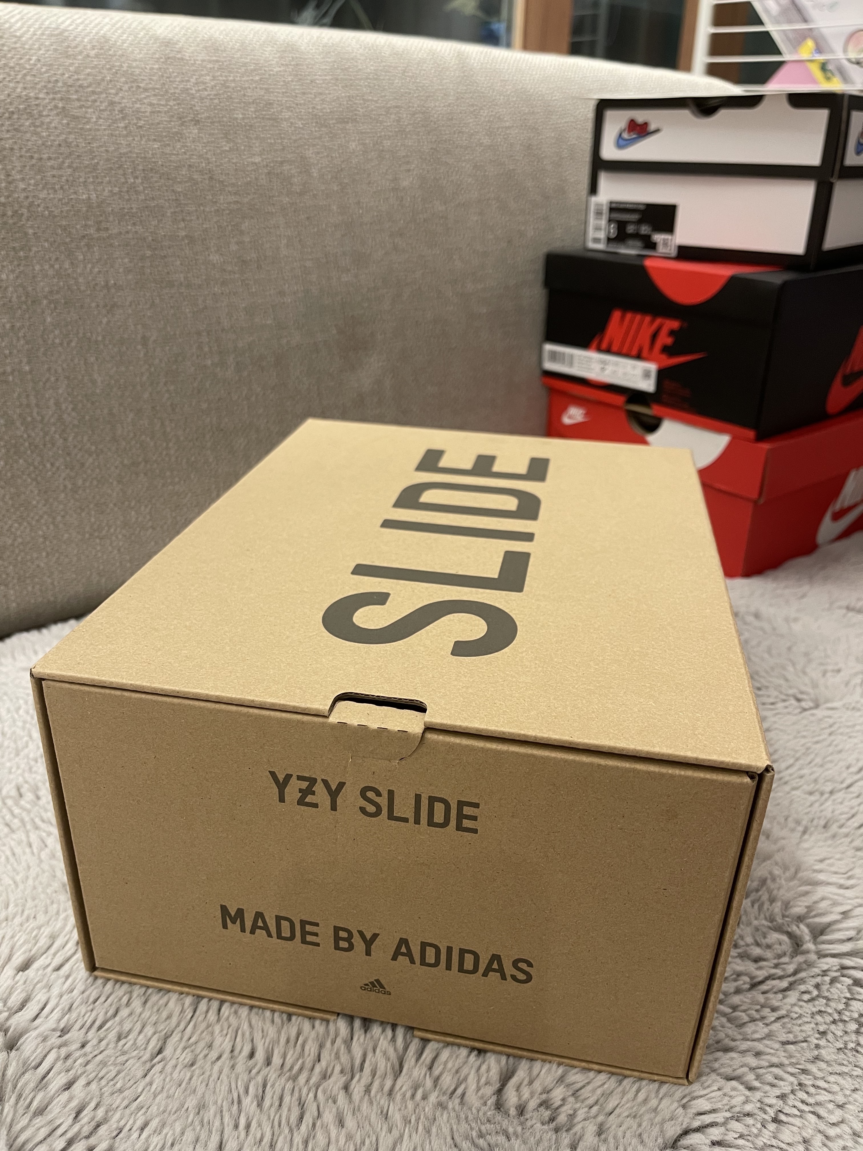 Adidas Yeezy Slide Pure - Re-Release Ver. 착용 스타일 - 3